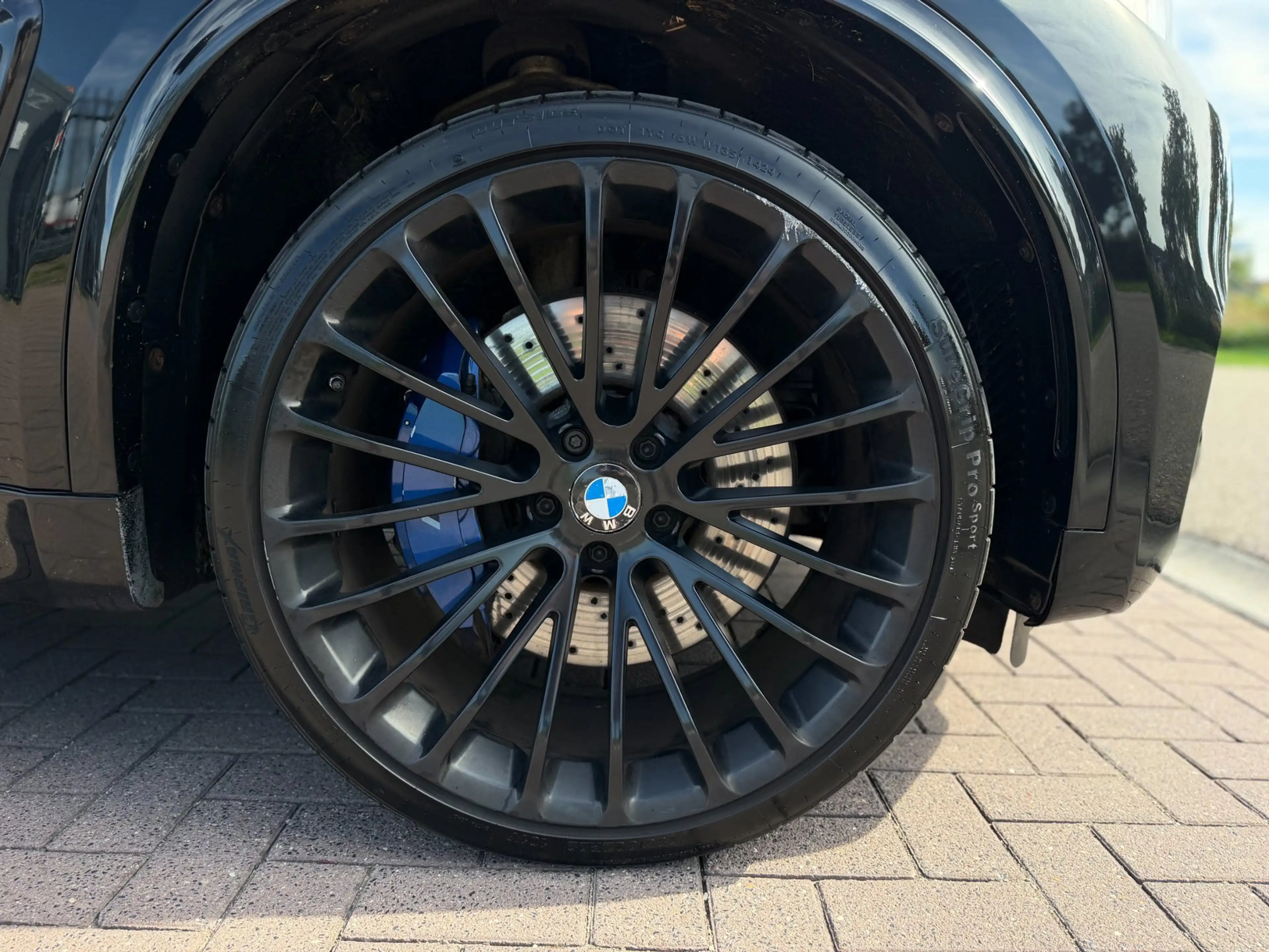 BMW X5 X5M 2016 576PK Full Black Pano-Carbon-Headup-Breyt — photo 15