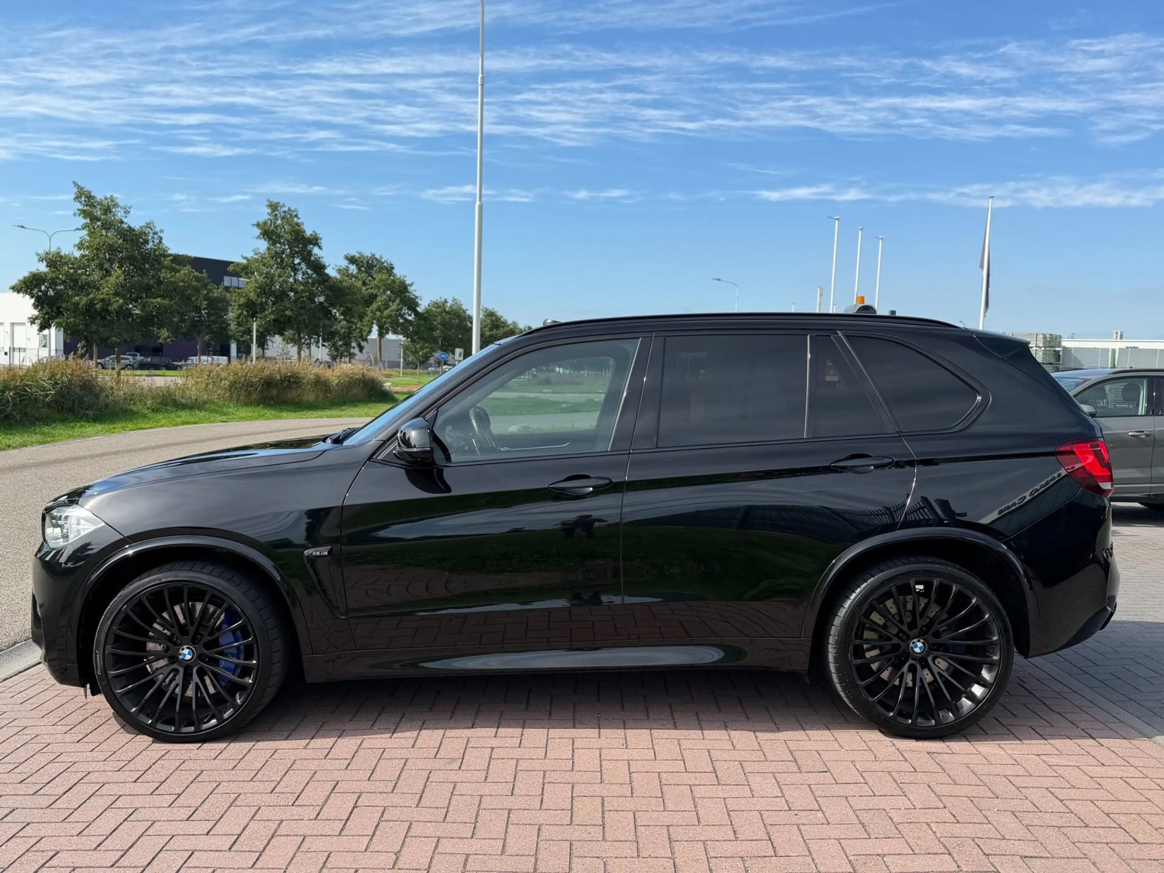 BMW X5 X5M 2016 576PK Full Black Pano-Carbon-Headup-Breyt — photo 7