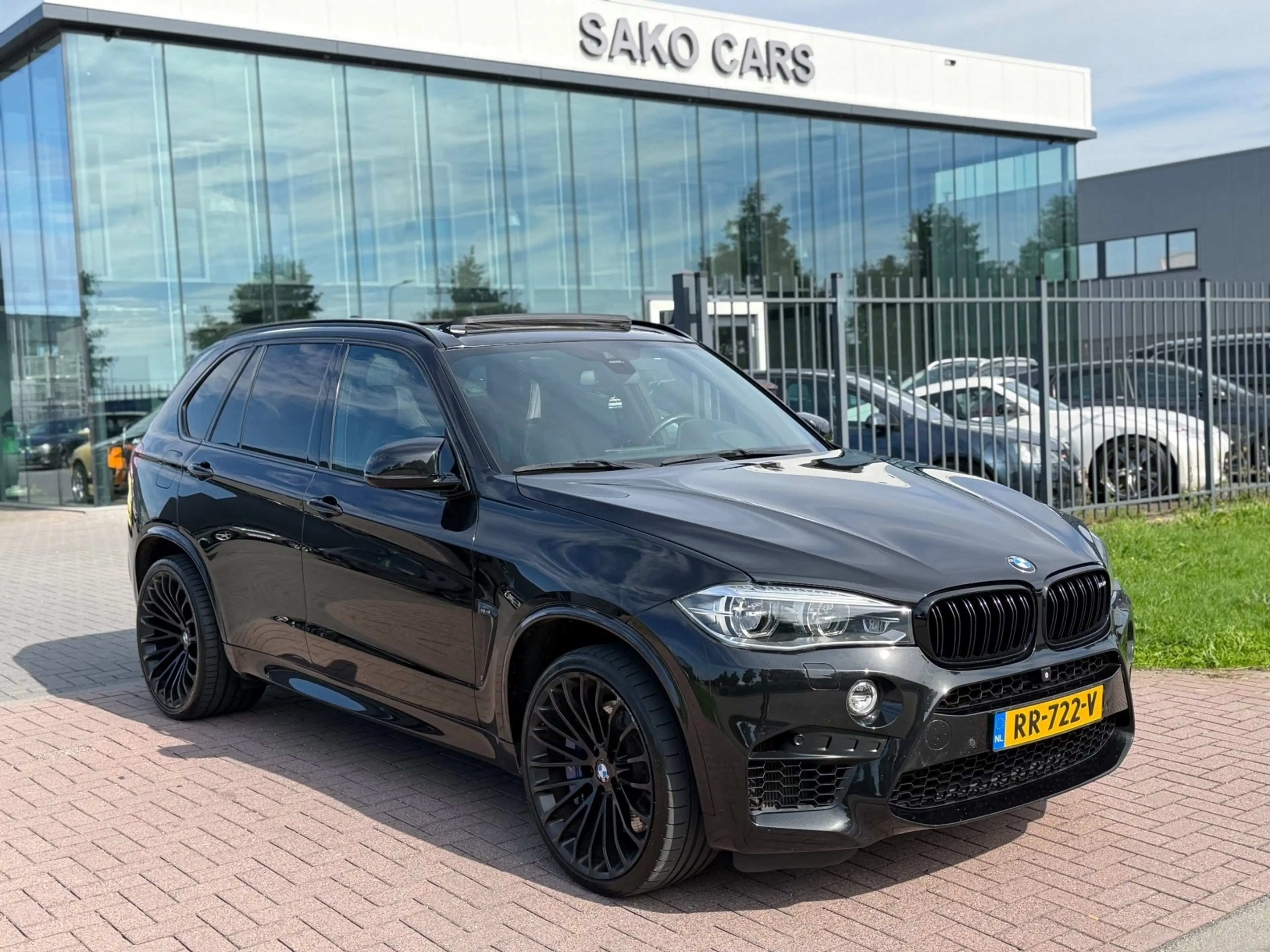 BMW X5 X5M 2016 576PK Full Black Pano-Carbon-Headup-Breyt — photo 9