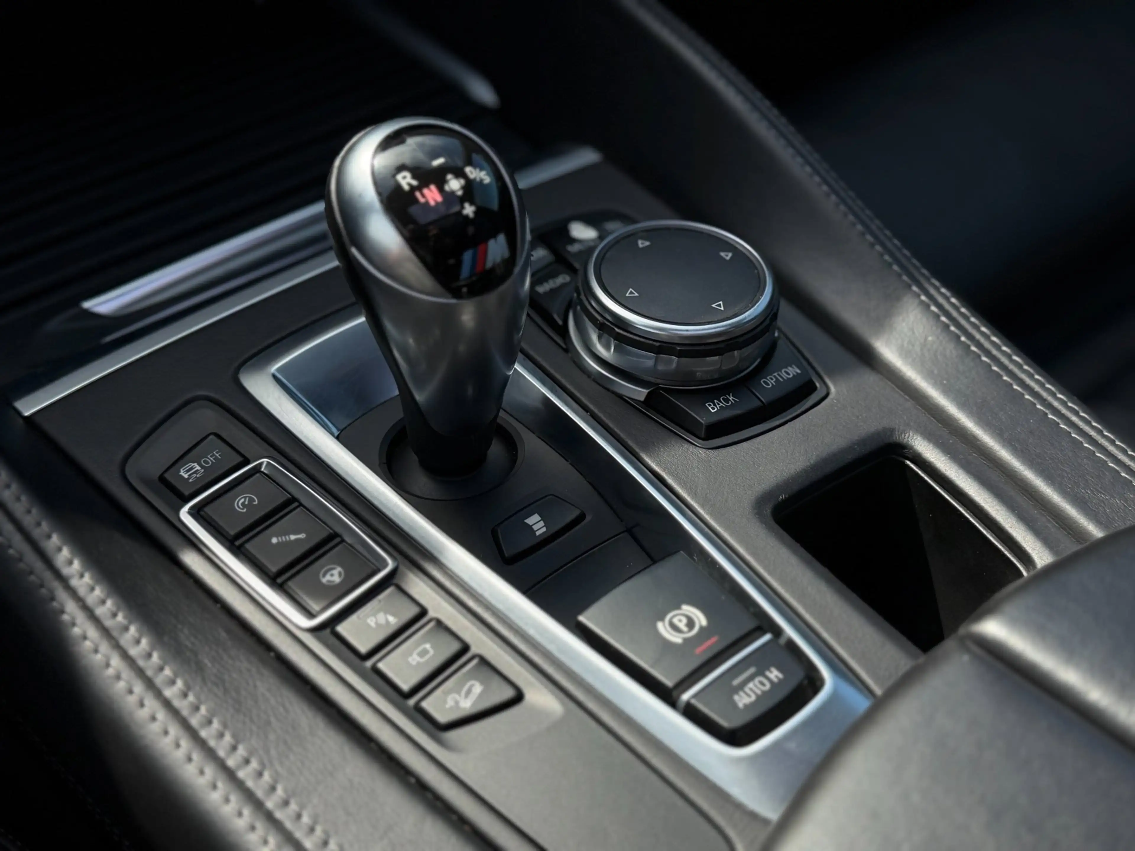 BMW X5 X5M 2016 576PK Full Black Pano-Carbon-Headup-Breyt — photo 24