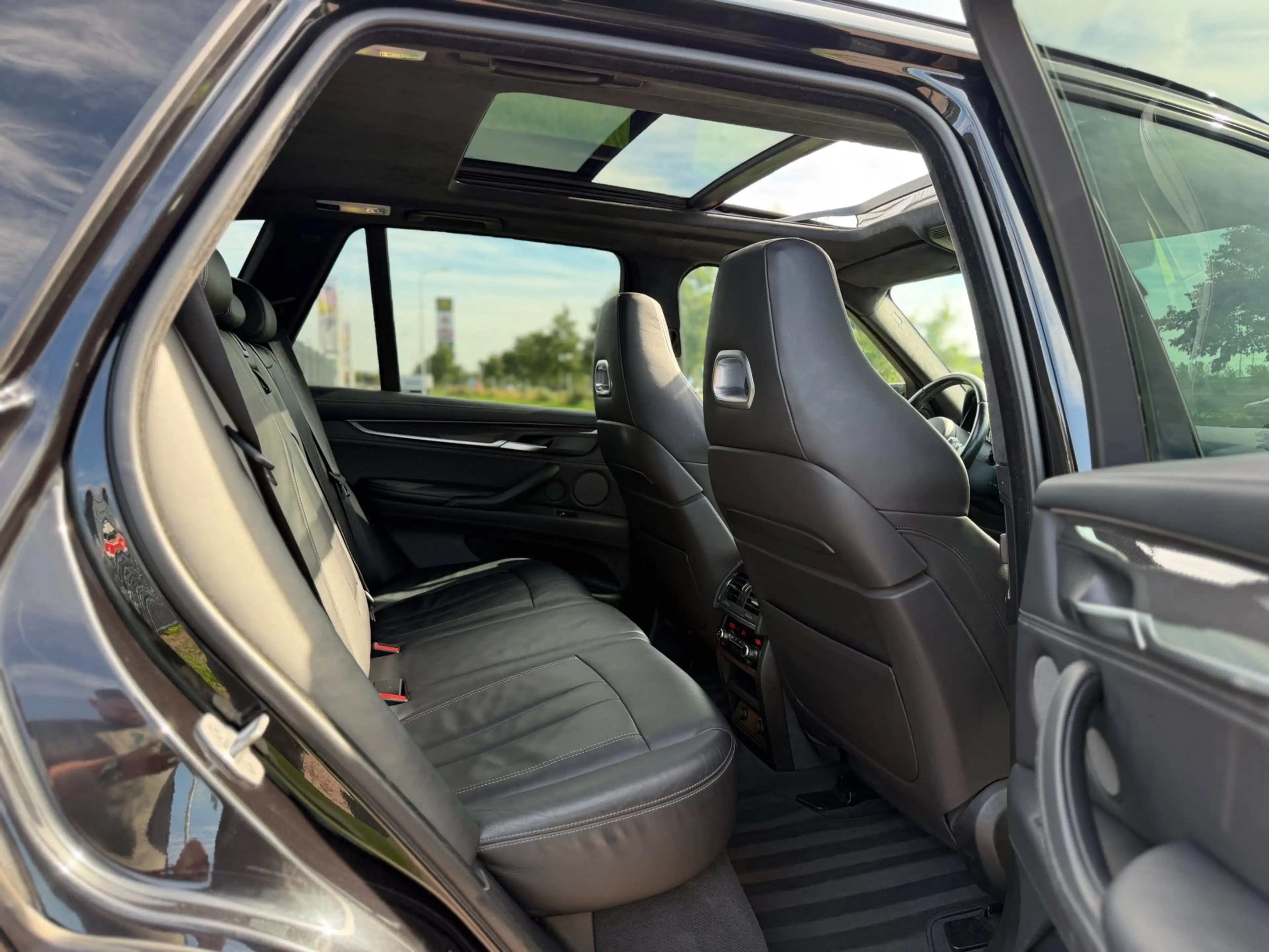 BMW X5 X5M 2016 576PK Full Black Pano-Carbon-Headup-Breyt — photo 25
