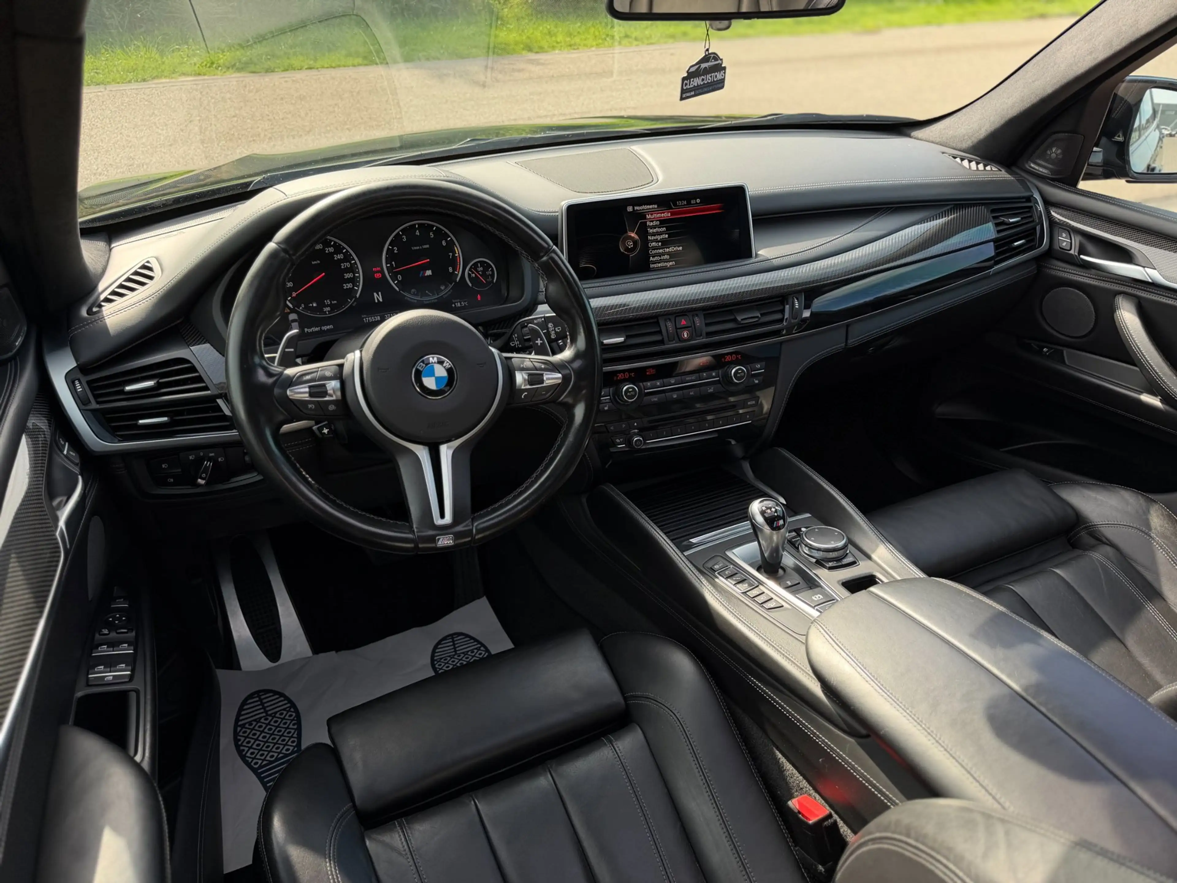 BMW X5 X5M 2016 576PK Full Black Pano-Carbon-Headup-Breyt — photo 18