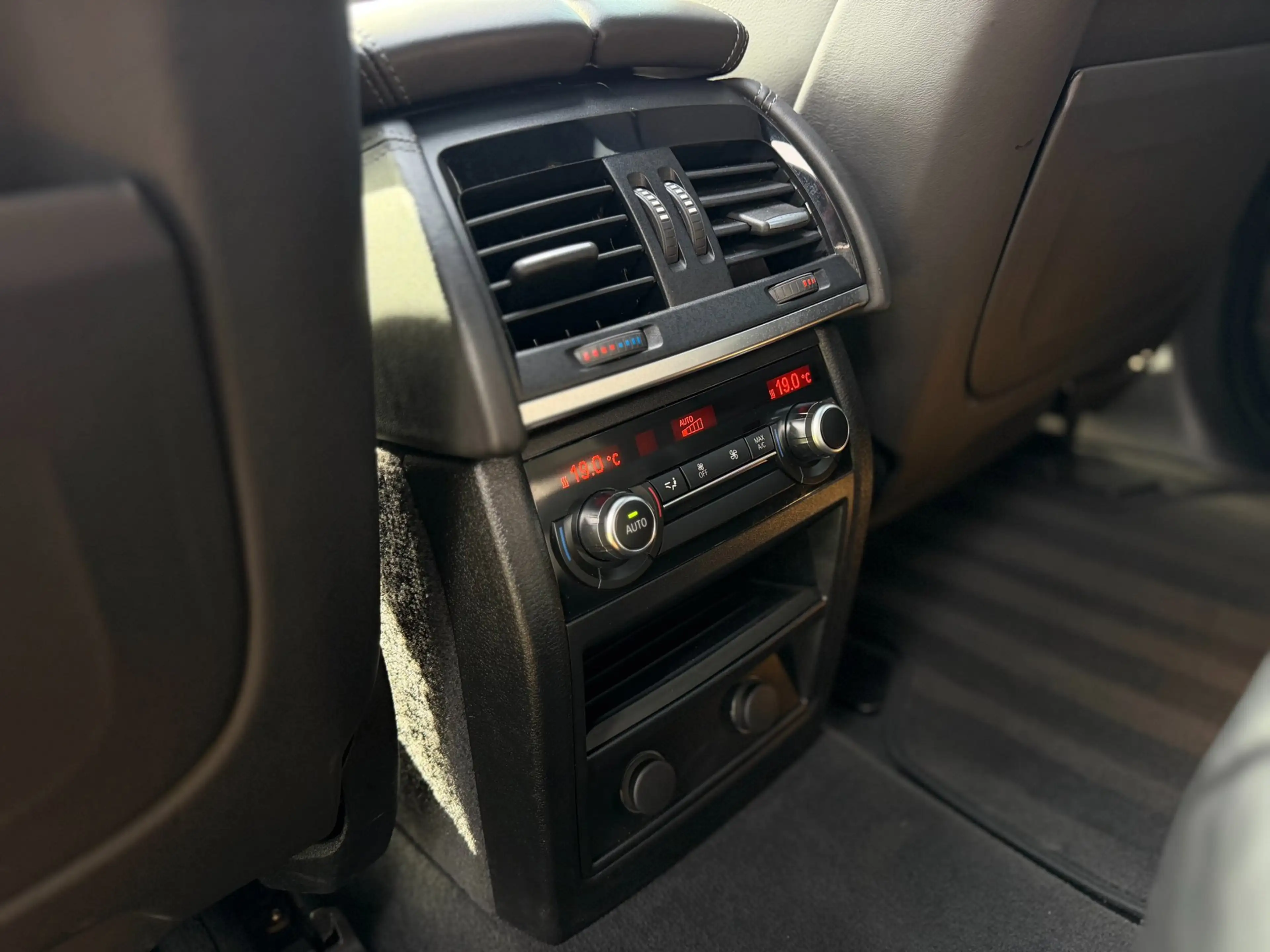 BMW X5 X5M 2016 576PK Full Black Pano-Carbon-Headup-Breyt — photo 35