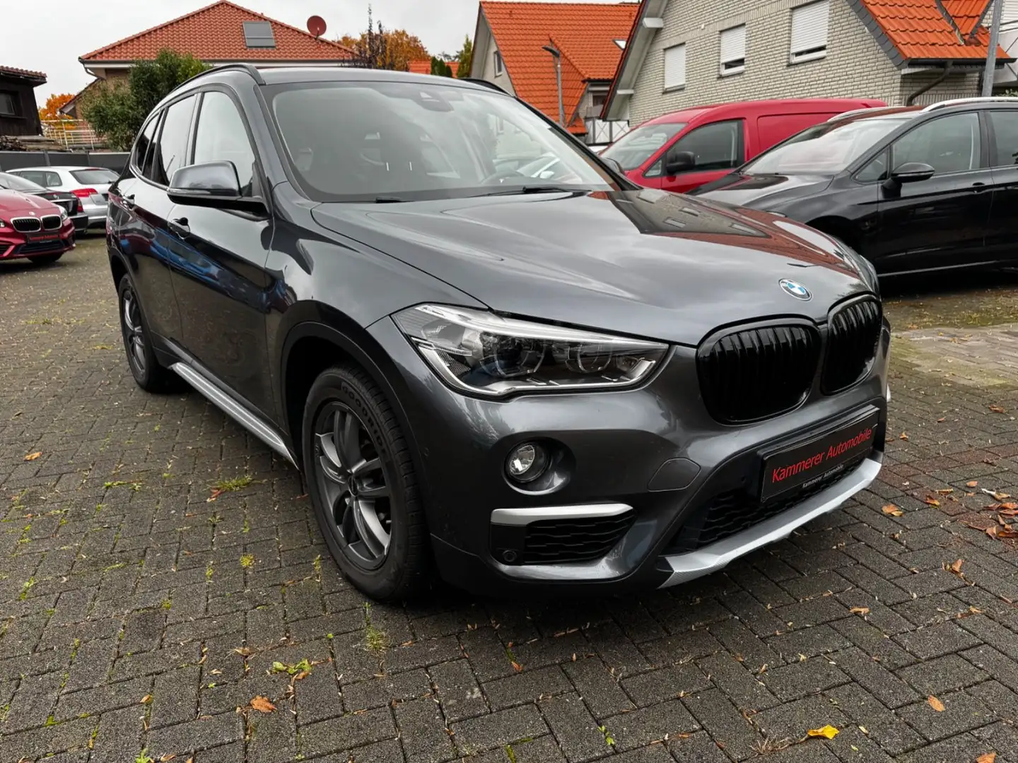 BMW X1 25 d xLine Navi AAHK Cam PDC Grau - 1