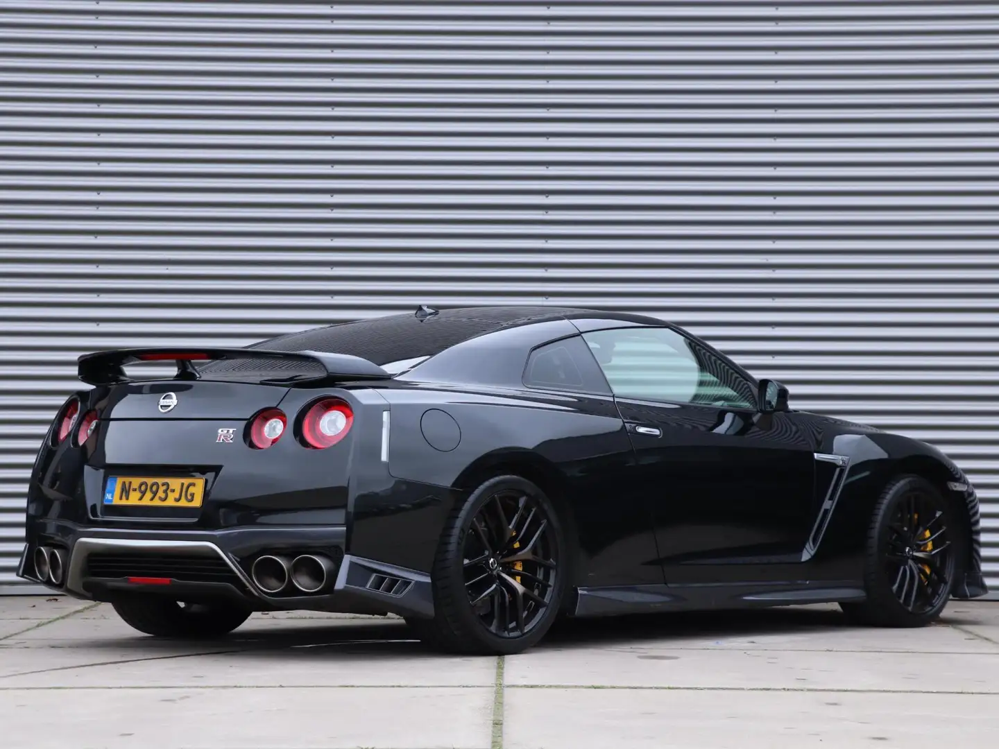 Nissan GT-R 3.8 V6 Black Edition MY17 Schwarz - 2