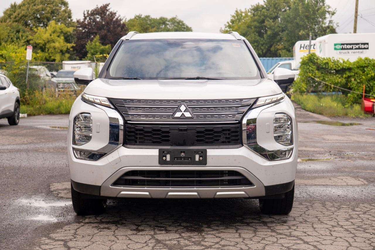 2023 Mitsubishi Outlander SE — снимка 1