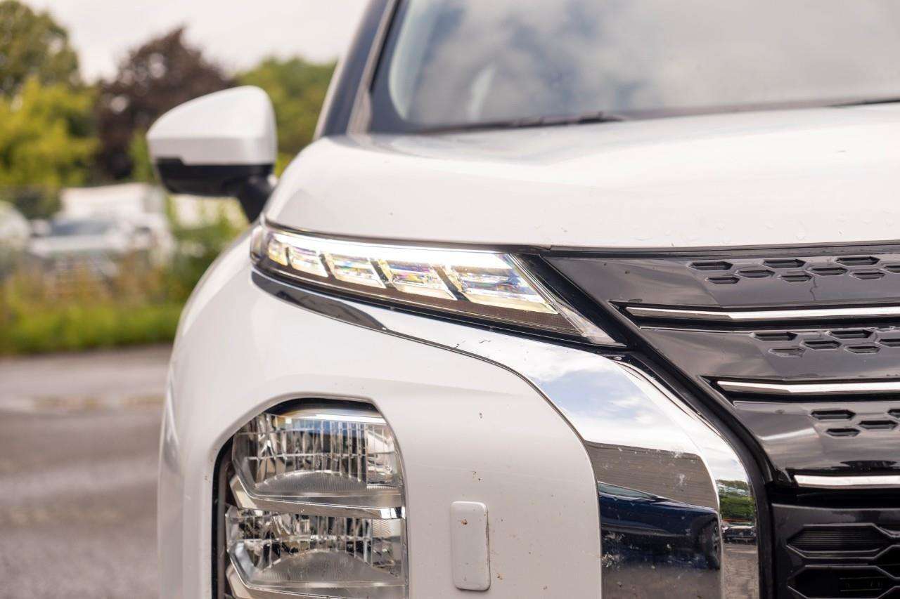 2023 Mitsubishi Outlander SE — снимка 1