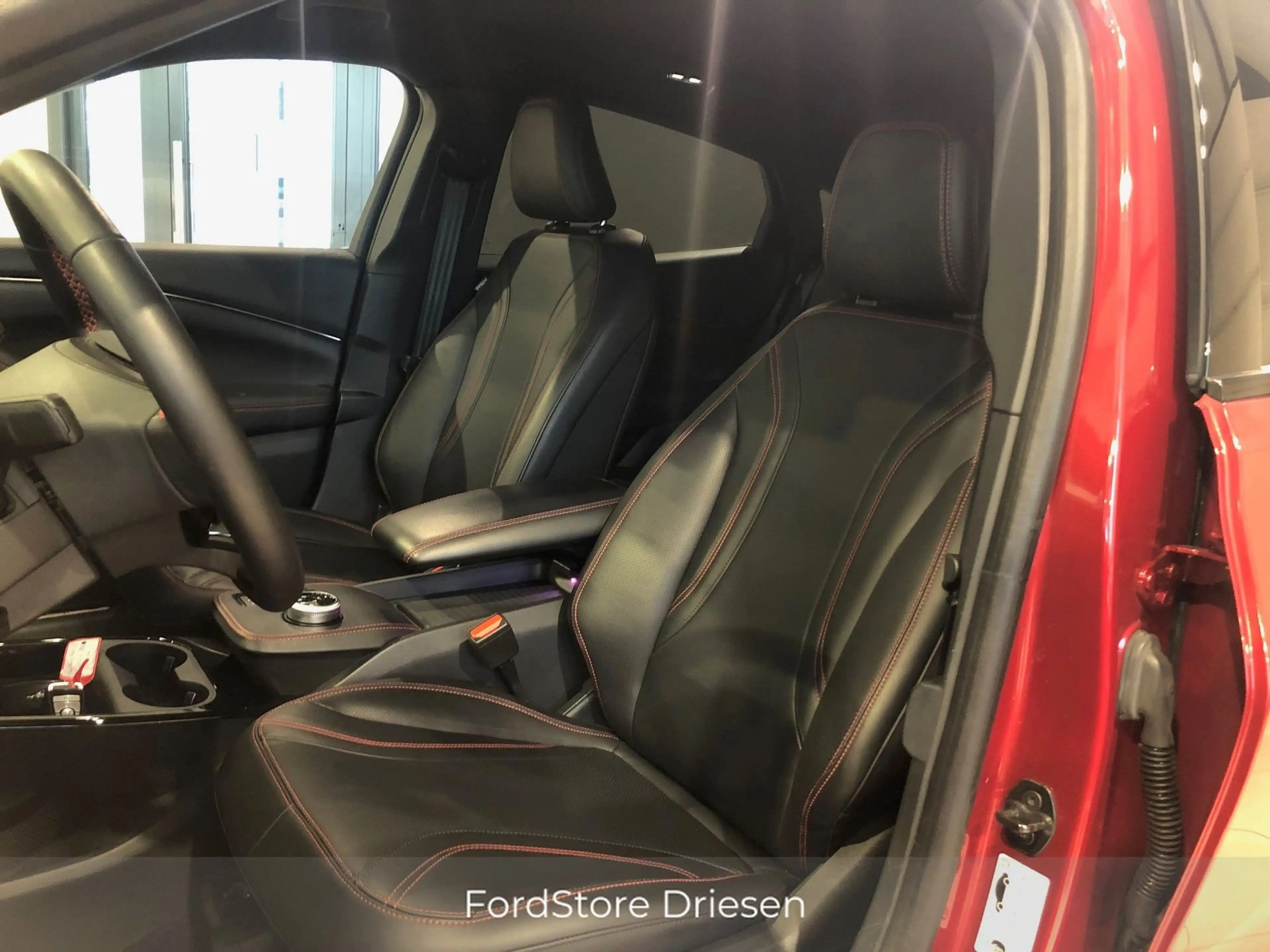 Ford Mustang Mach-E 76 kWh AWD BASE  BIJ DRIESEN BREE 089/461610 — photo 7