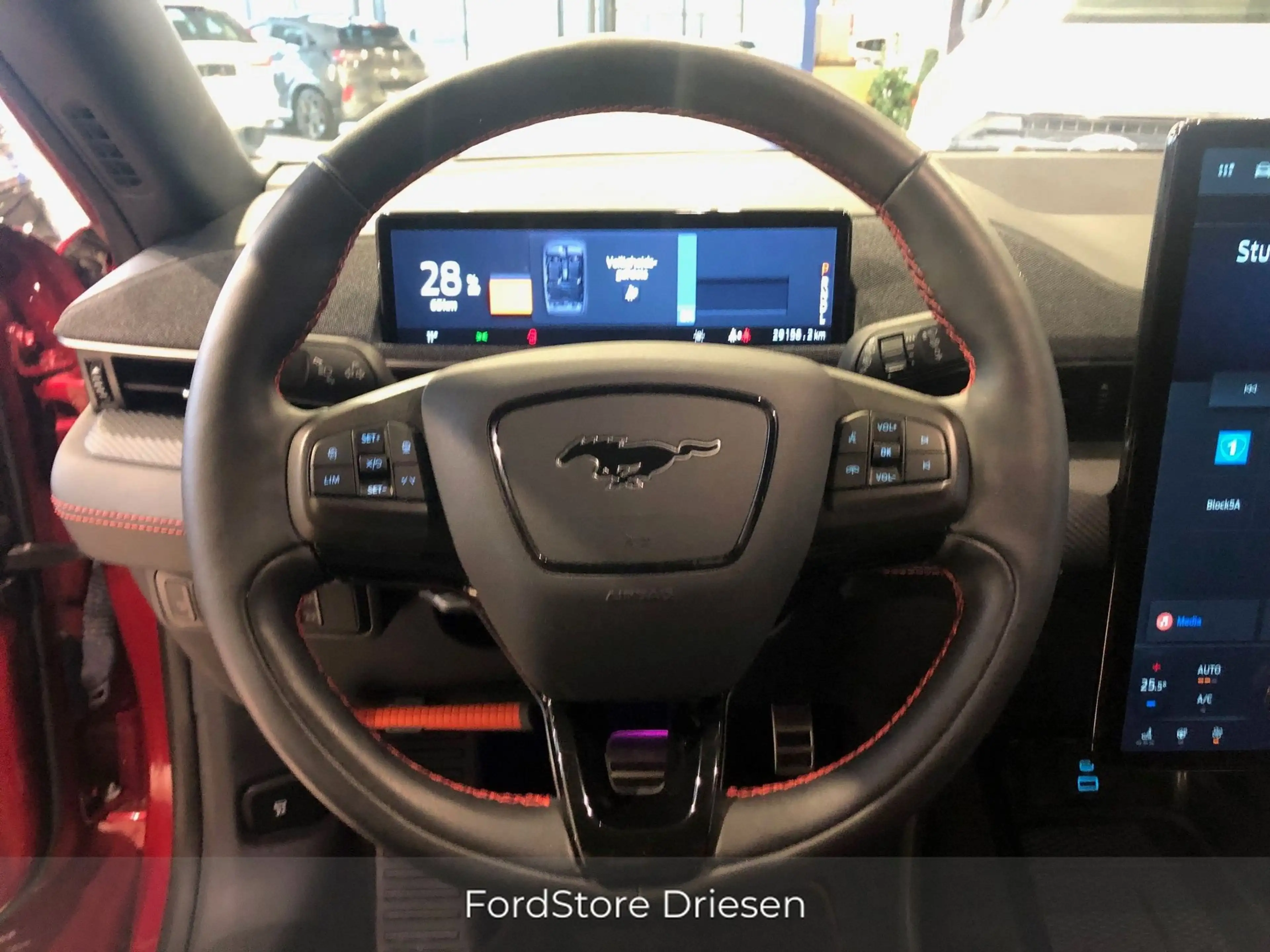 Ford Mustang Mach-E 76 kWh AWD BASE  BIJ DRIESEN BREE 089/461610 — photo 10