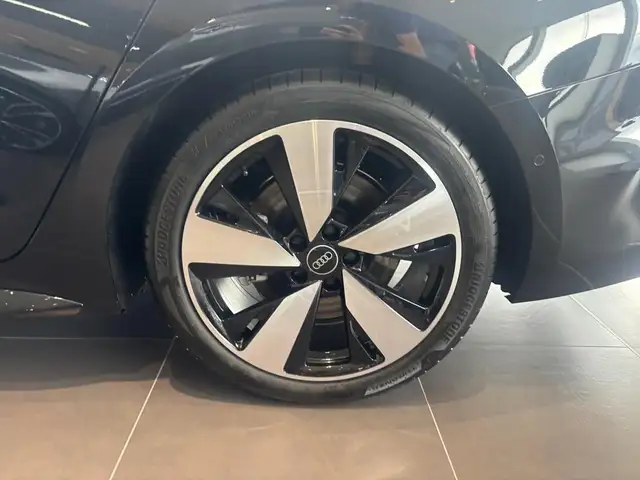 Audi A5 view 9