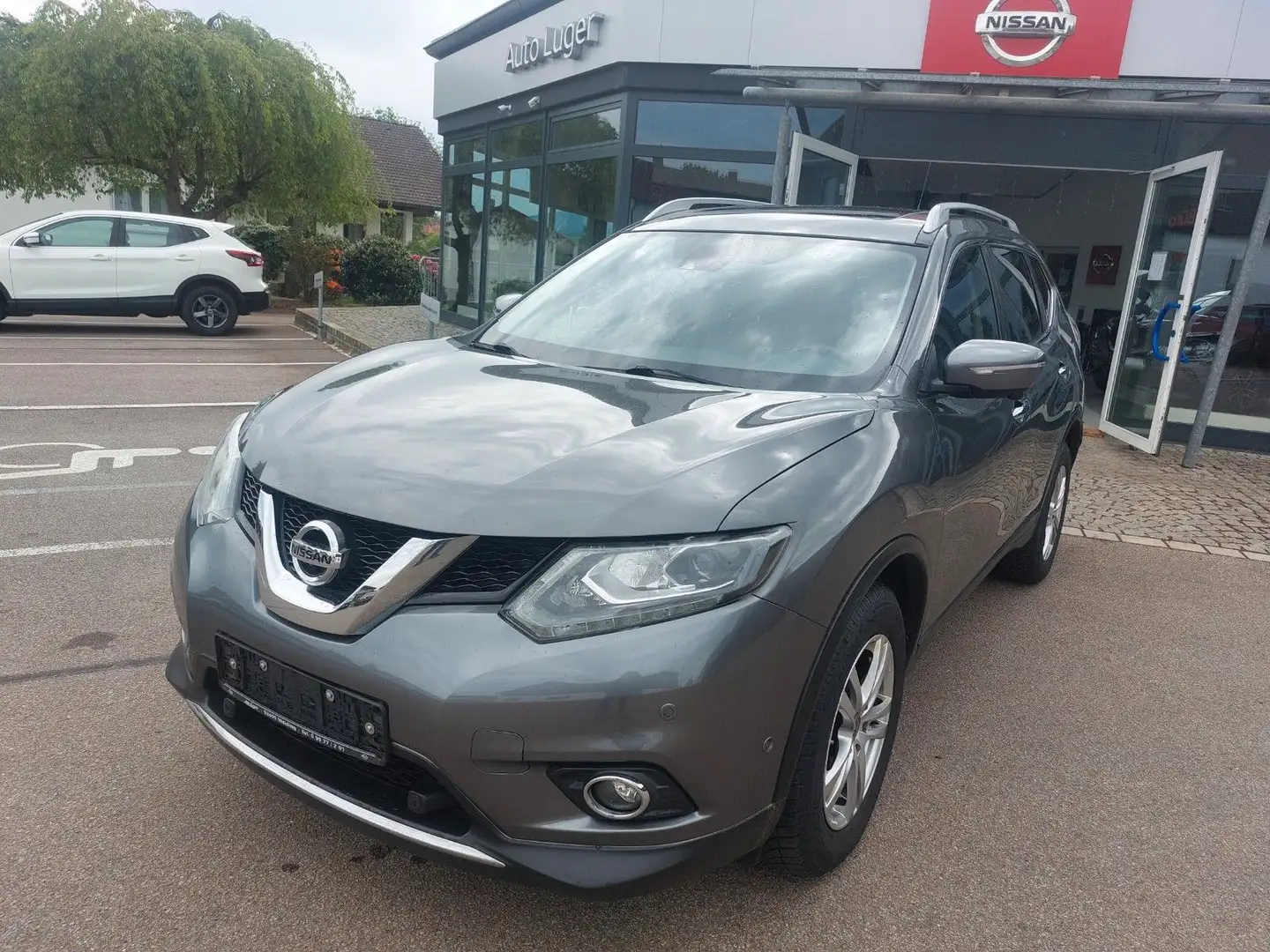 Nissan X-Trail 2,0 dCi Tekna 4x4 Gris - 1