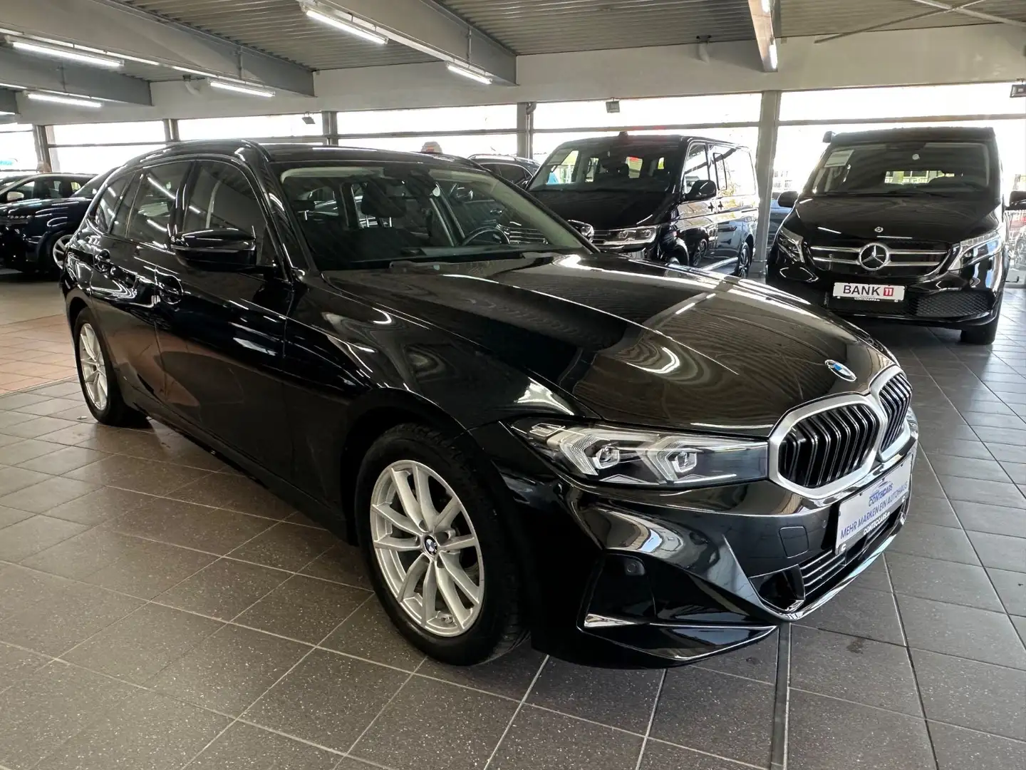 BMW 318 d Touring Driving Assistant+ACC+LED+3Z+Curv. Noir - 2