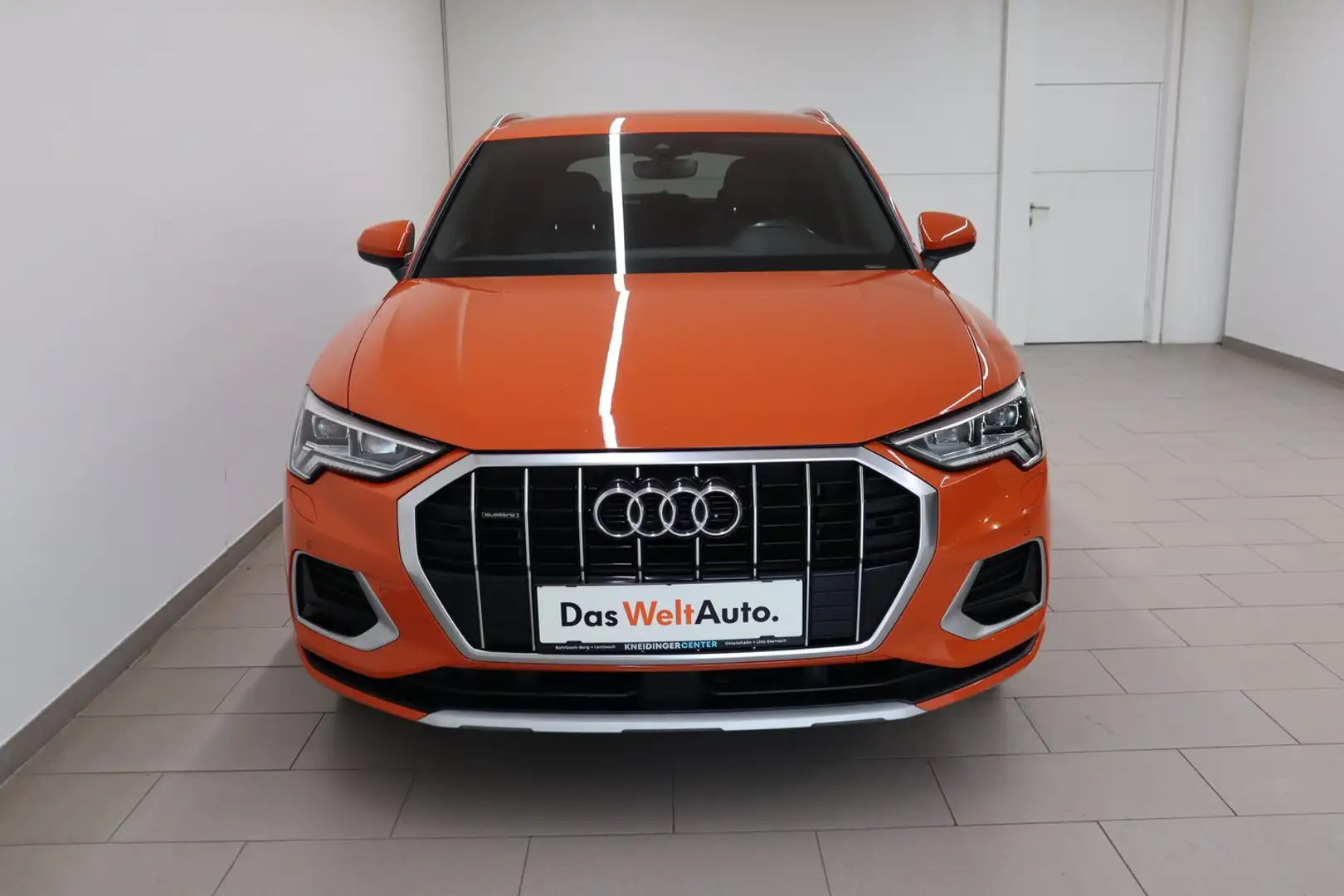 Audi Q3 40 TFSI quattro advanced exterieur Orange - 2