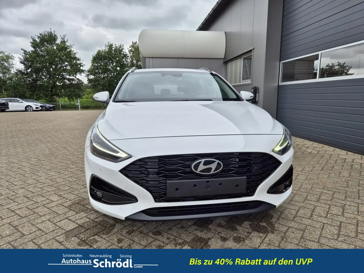 Hyundai i30 Kombi  1.0 T-GDI 100PS Automatik AbstandsTempom... Weiß - 2