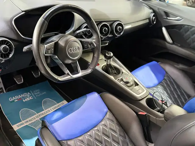 Audi TT view 14