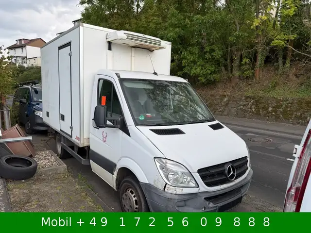 Mercedes-Benz Sprinter view 3