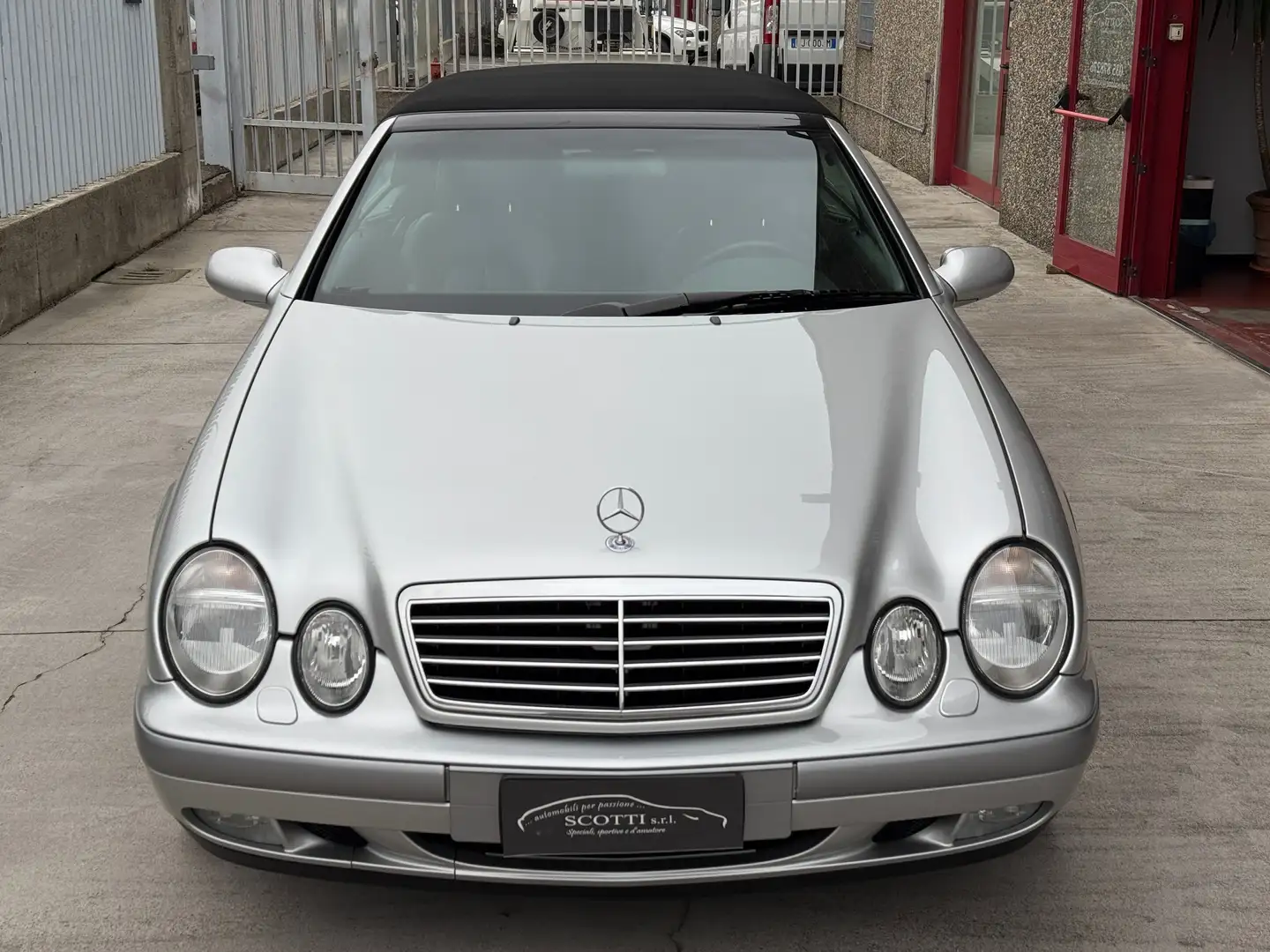 Mercedes-Benz CLK 320 Cabriolet Elegance AUTOMATICA Plateado - 2