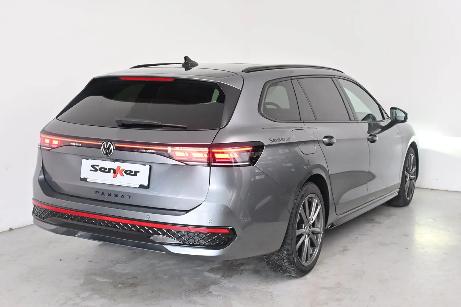 Volkswagen Passat Variant Sport TDI DSG Grau - 2