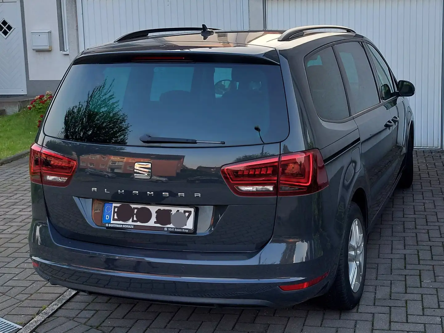 SEAT Alhambra 1.4 TSI Styl Grau - 2