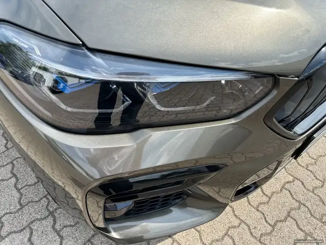 BMW X6 view 9