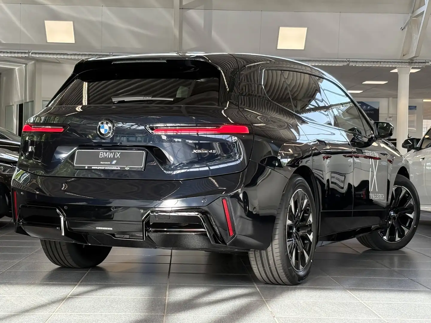 BMW iX xDrive45 MSportPro Pano H/K DA Prof PA Prof Negro - 2