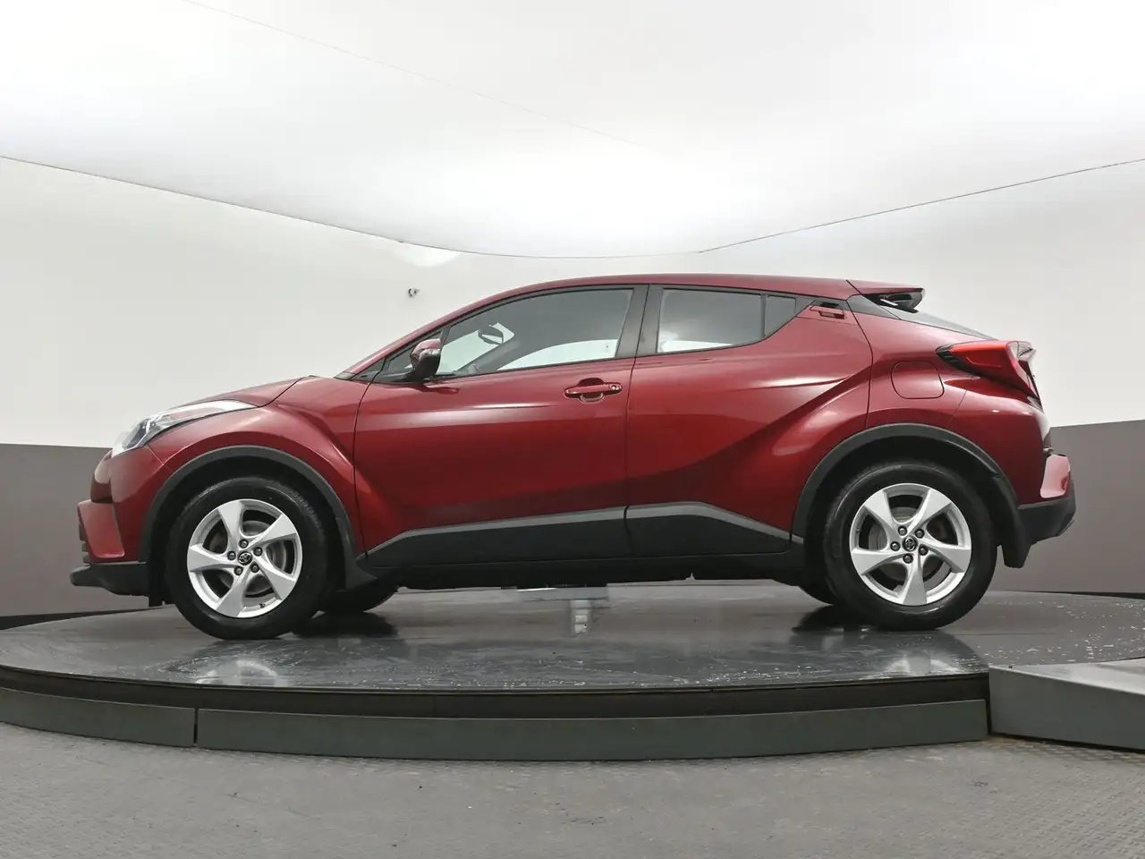 Toyota C-HR снимка Toyota C-HR