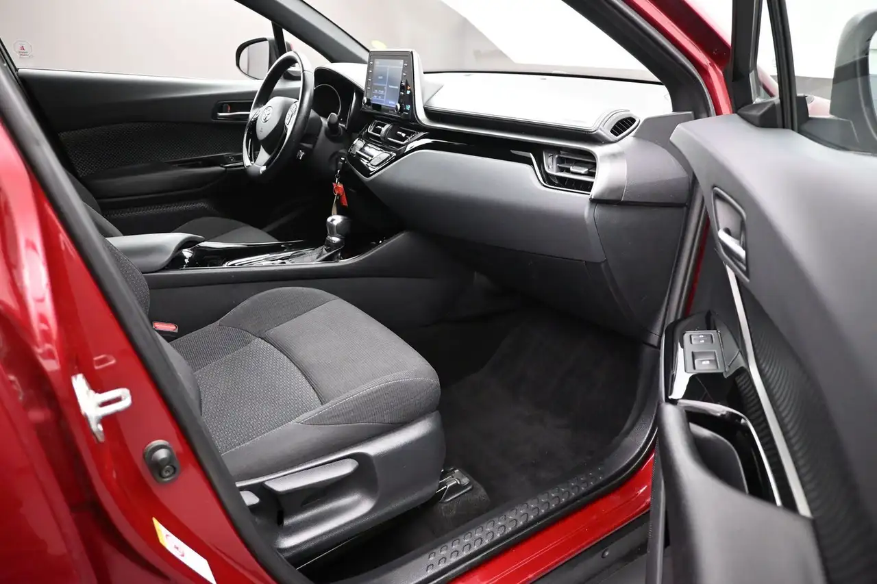 Toyota C-HR снимка Toyota C-HR