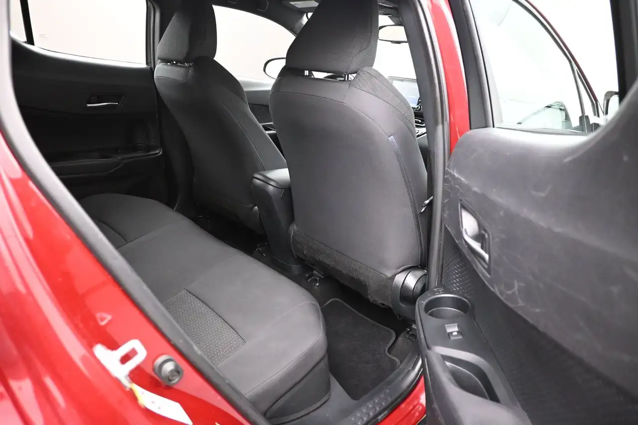 Toyota C-HR снимка Toyota C-HR