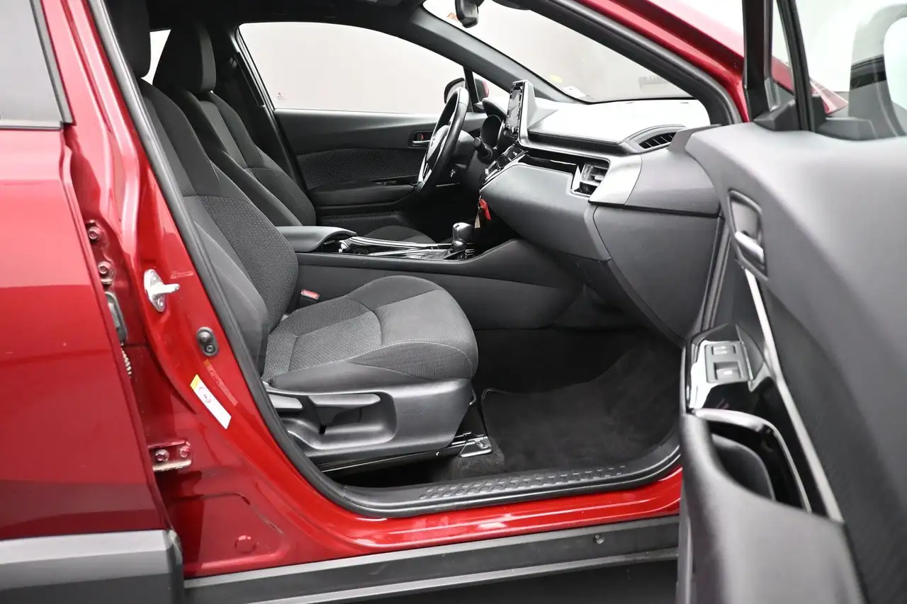 Toyota C-HR снимка Toyota C-HR