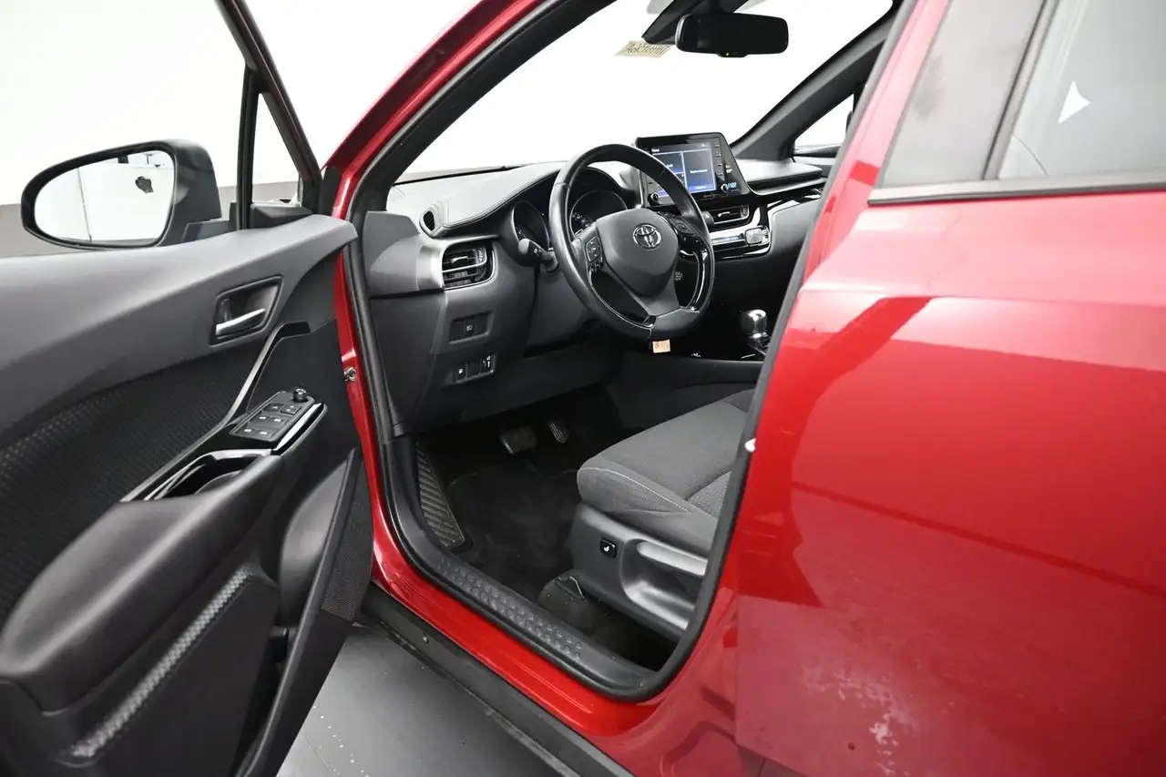 Toyota C-HR снимка Toyota C-HR