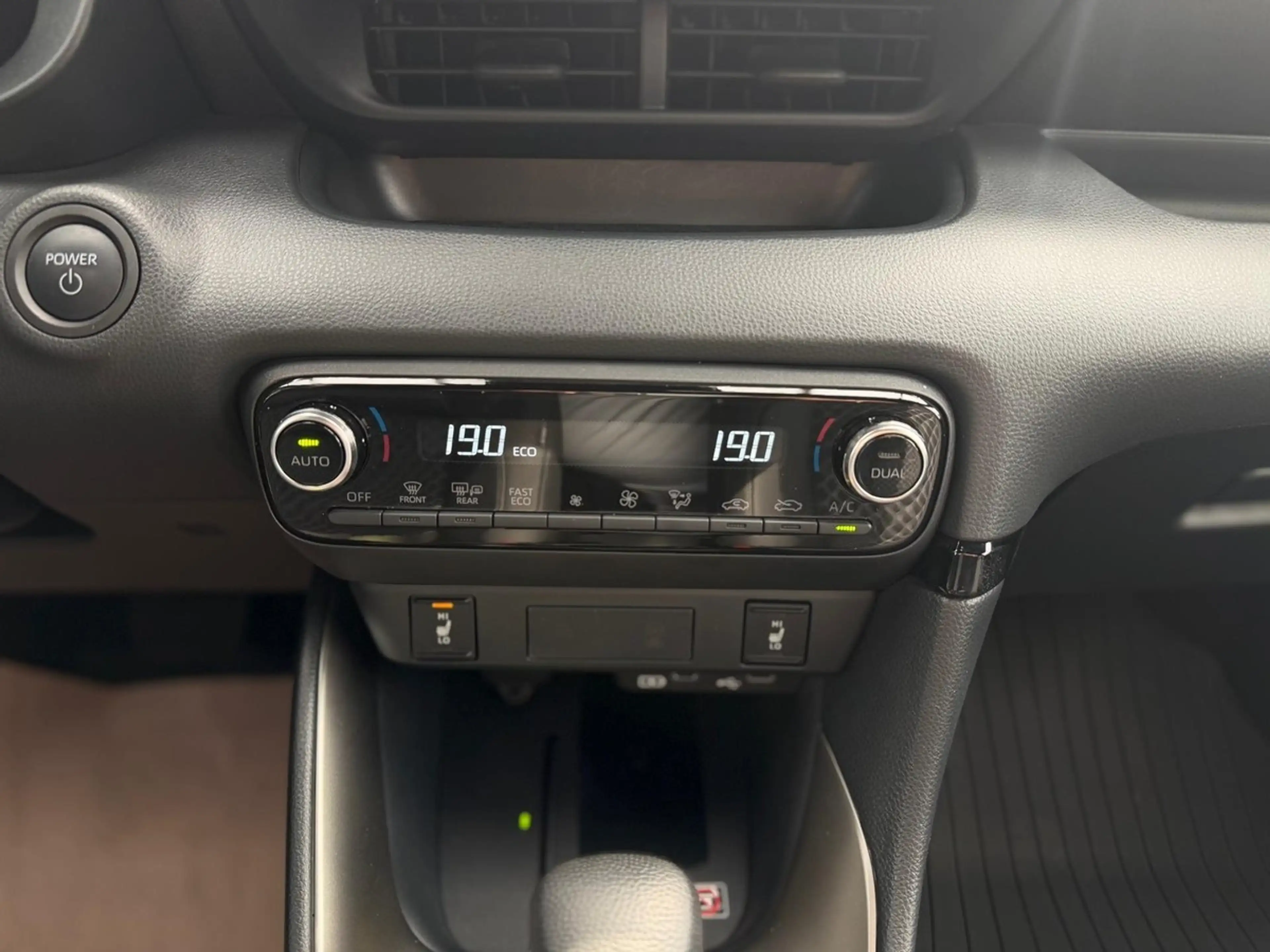 Mazda 2 1.5 Hybrid Homura, Vollfolierung, LED, Carplay, *A — photo 13