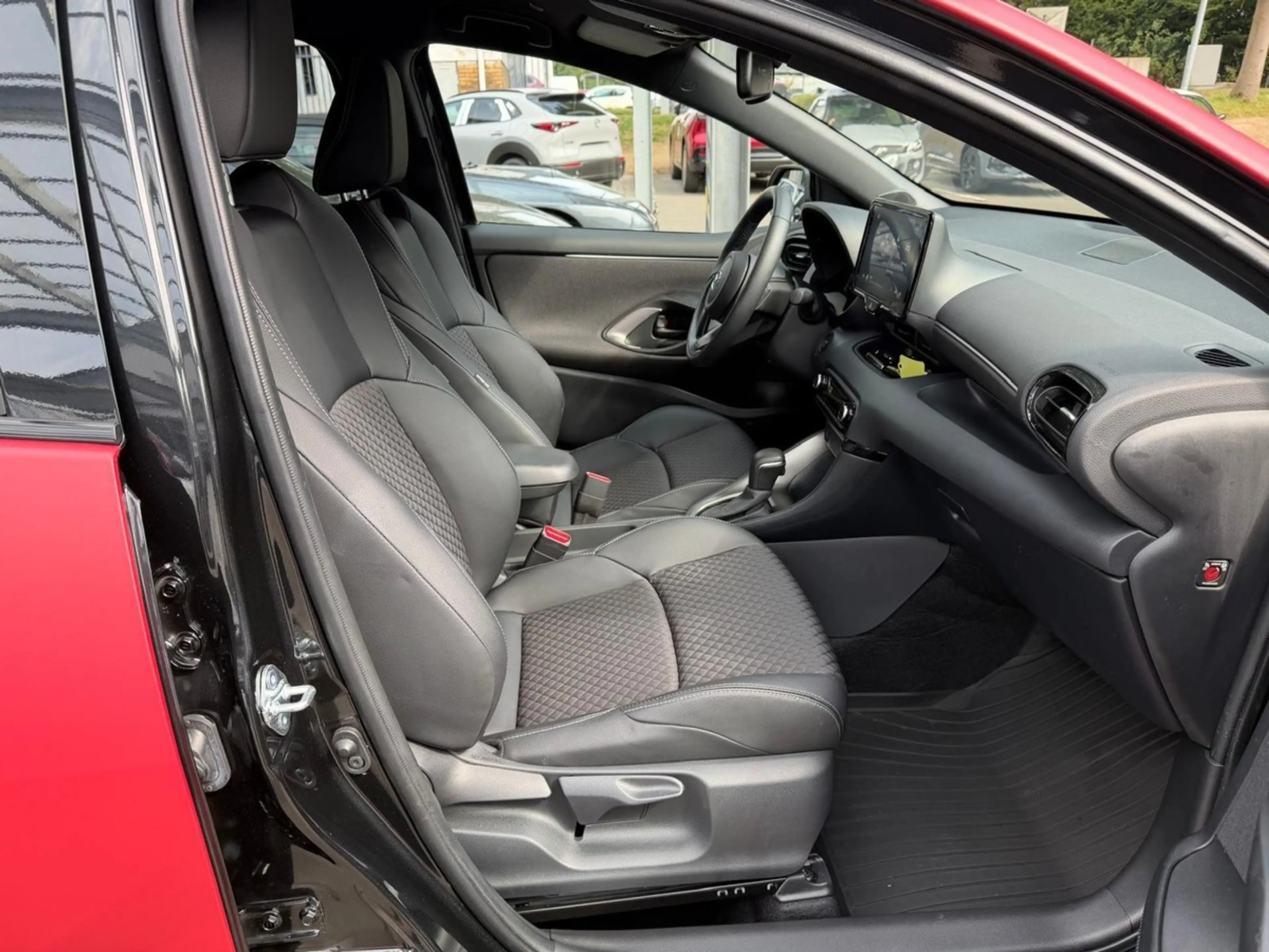 Mazda 2 1.5 Hybrid Homura, Vollfolierung, LED, Carplay, *A — photo 6