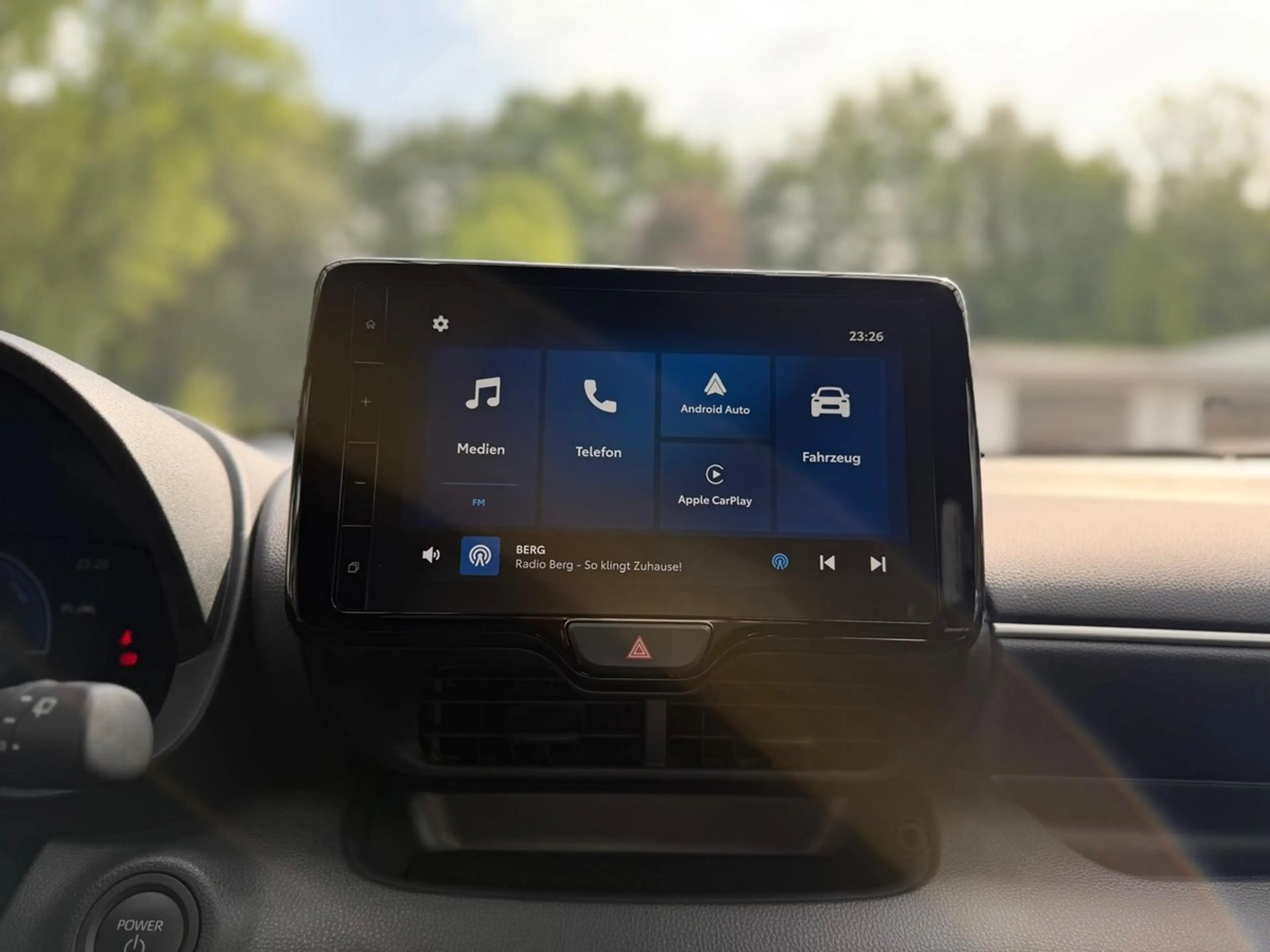 Mazda 2 1.5 Hybrid Homura, Vollfolierung, LED, Carplay, *A — photo 14