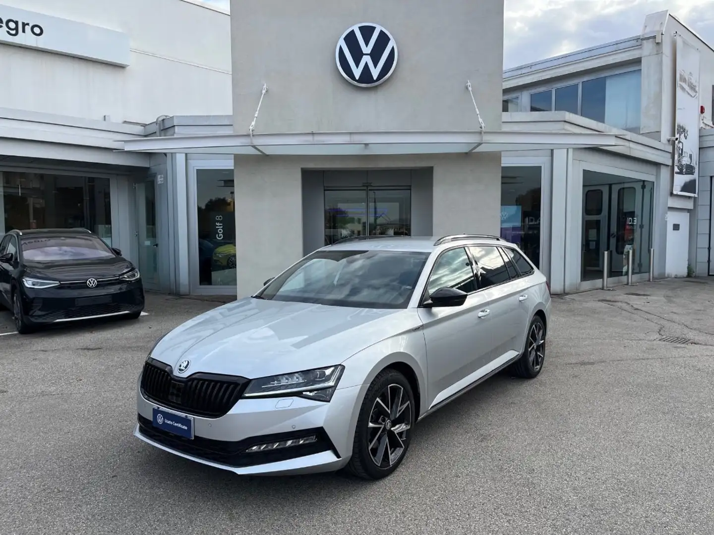 Skoda Superb Wagon 2.0 tdi evo Sportline 150cv dsg Argento - 1