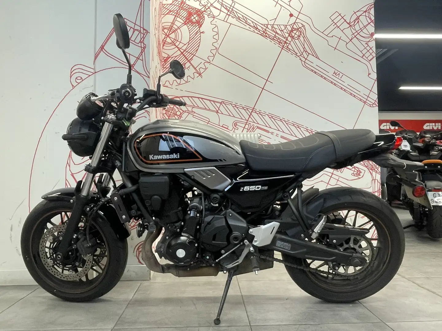 Kawasaki Z 650 RS Gris - 2