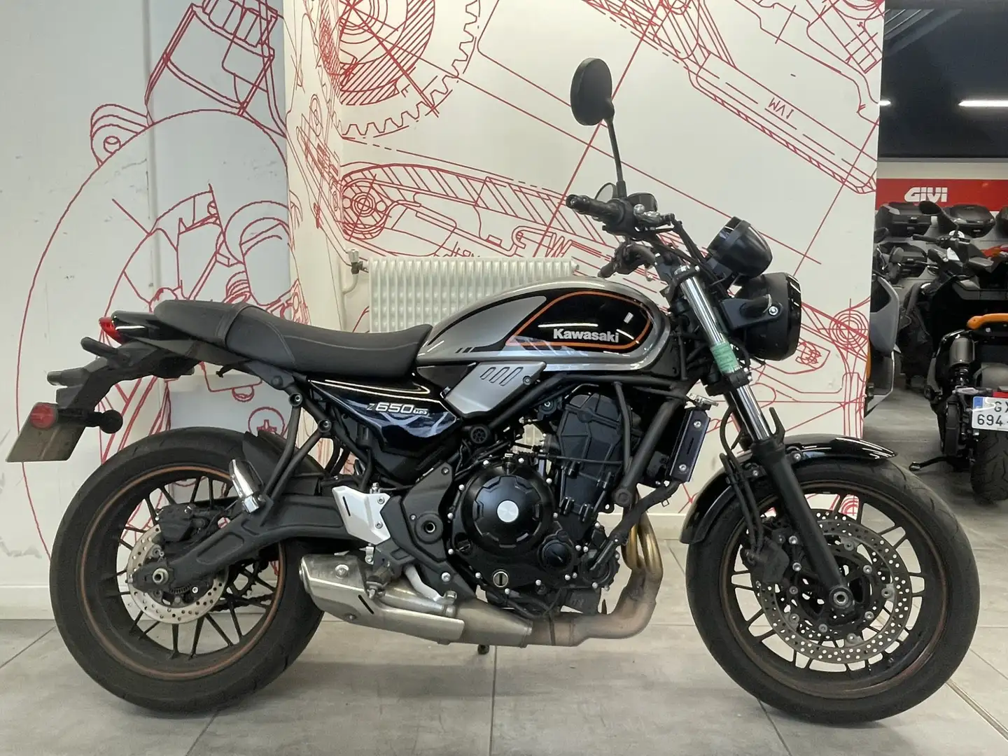 Kawasaki Z 650 RS Gris - 1