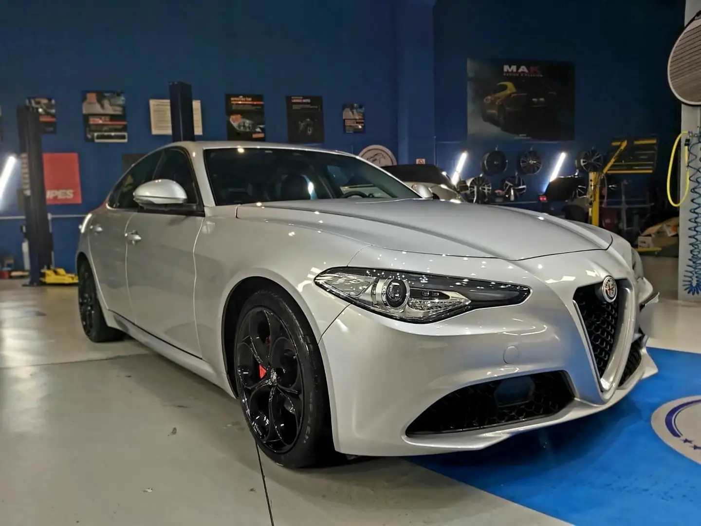 Alfa Romeo Giulia 2.2 t Business Sport Launch Edition 180cv auto - 1