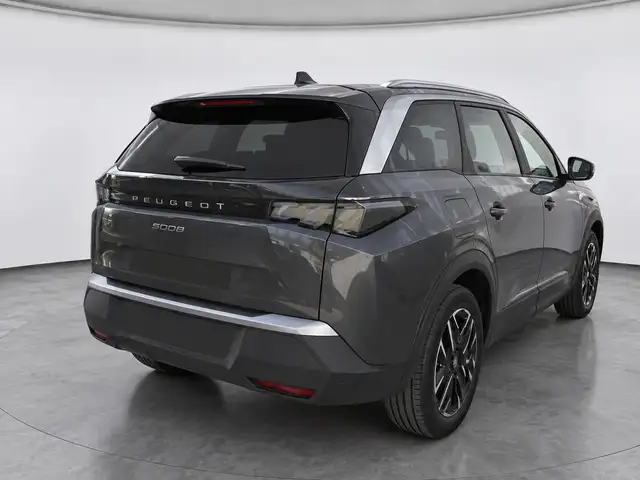 Peugeot 5008 view 2