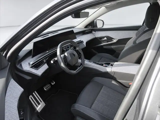 Peugeot 5008 view 3