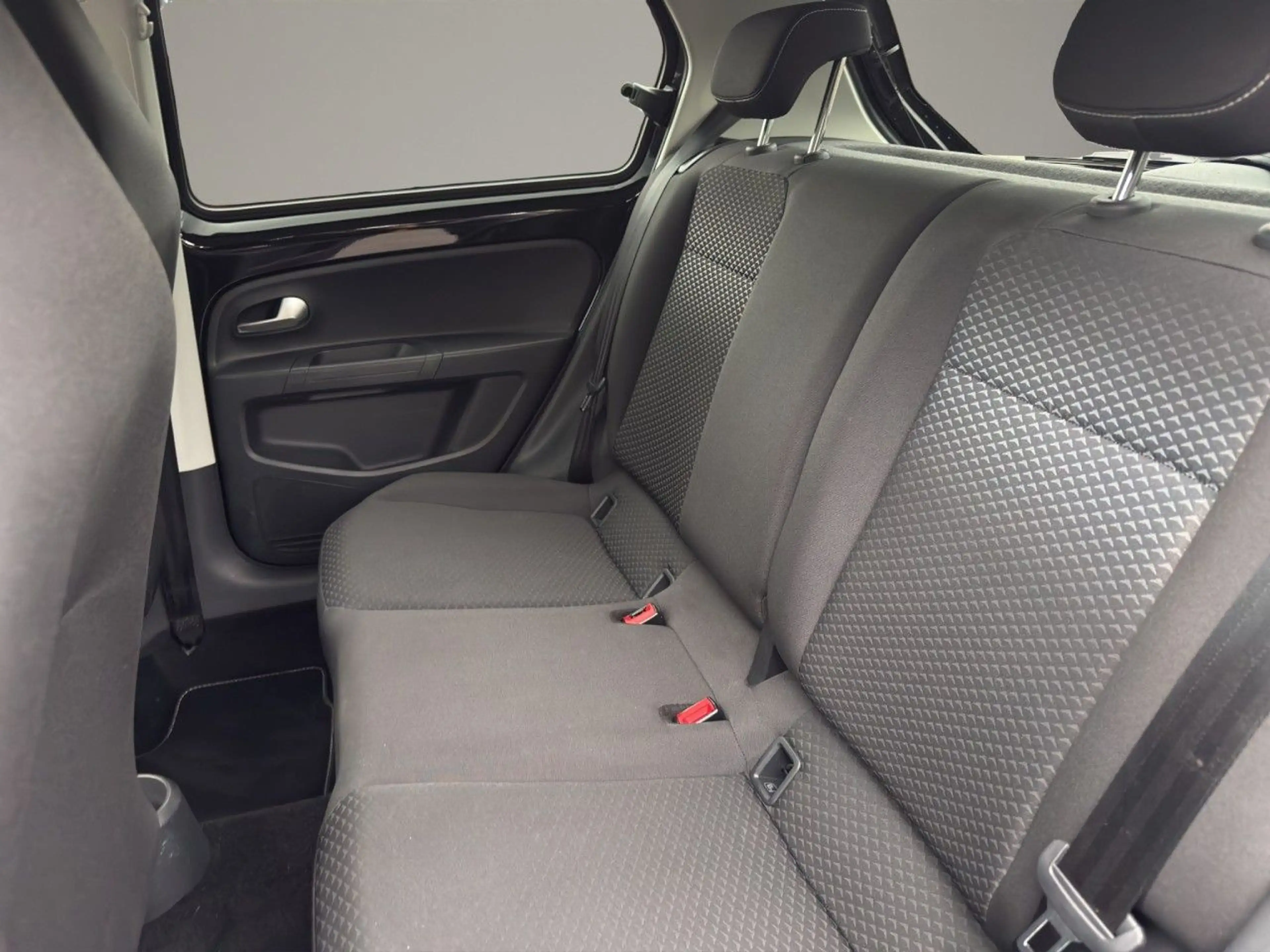Volkswagen up! 1.0 48 kW 5-Gang — photo 11