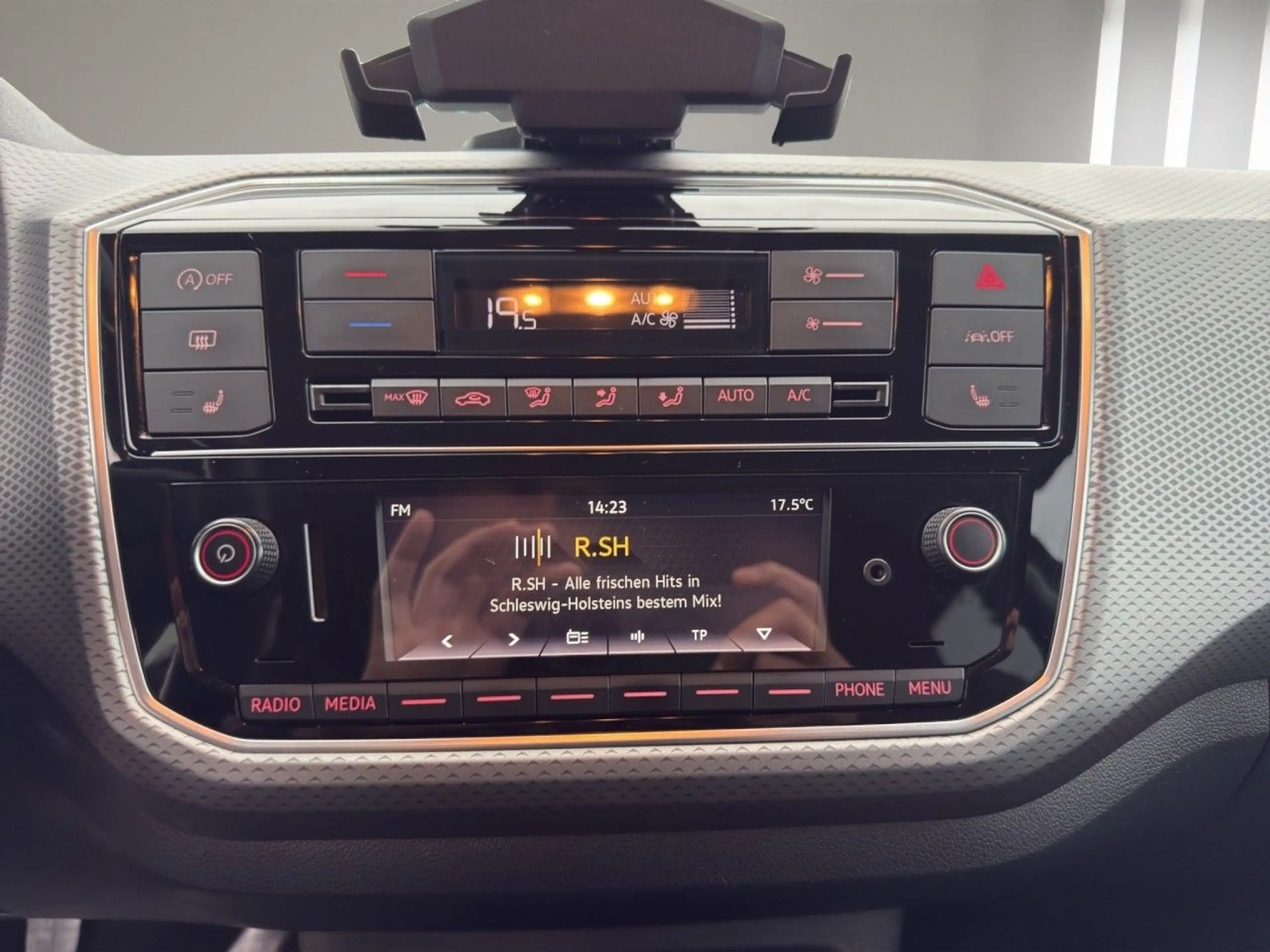 Volkswagen up! 1.0 48 kW 5-Gang — photo 13