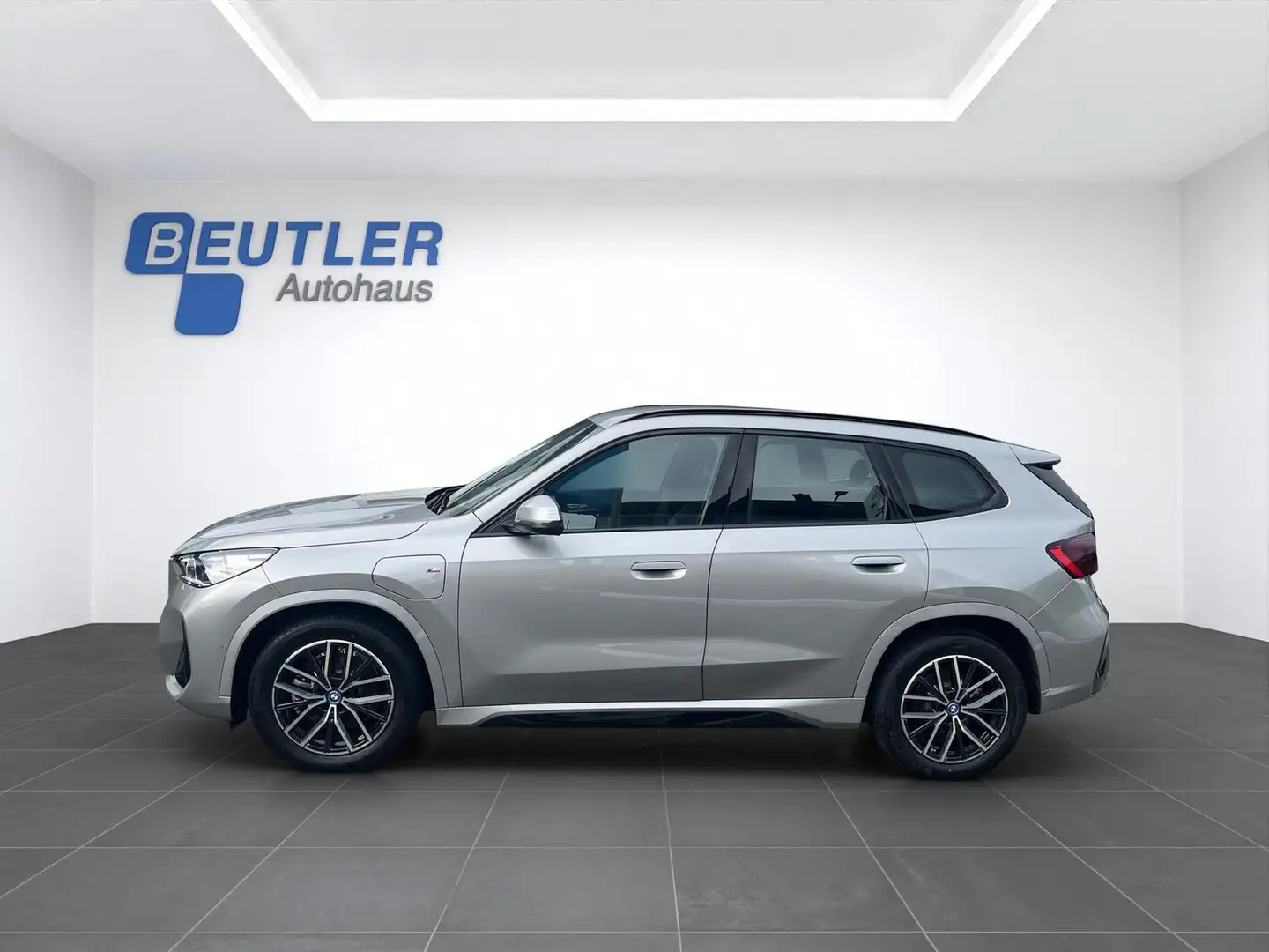 BMW X1 xDrive25e M Sport aLED Keyless Carplay Kamera Silber - 2
