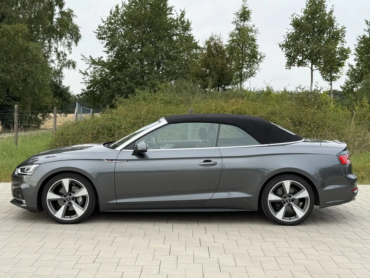 Audi A5 Cabrio 3.0 TDI quattro S tronic S line Grau - 2