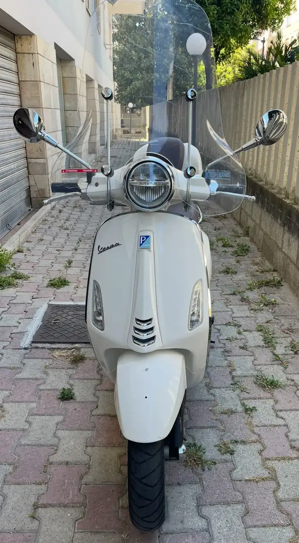 Piaggio Primavera Wit - 2