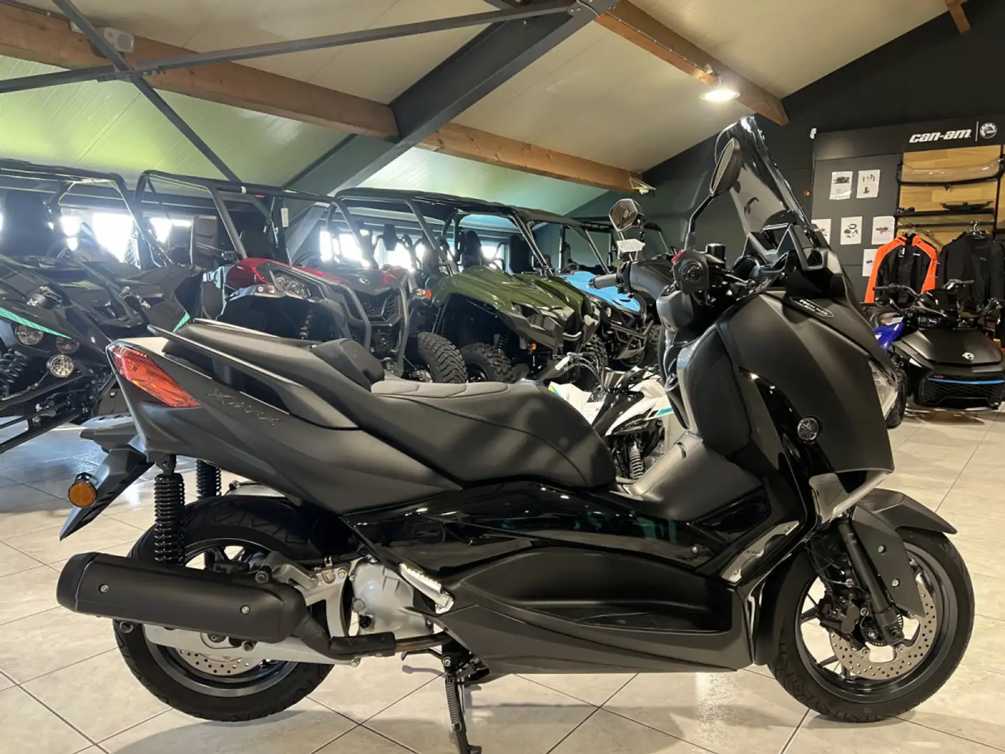 Yamaha X-Max 125 ABS TECHMAX Grijs - 1