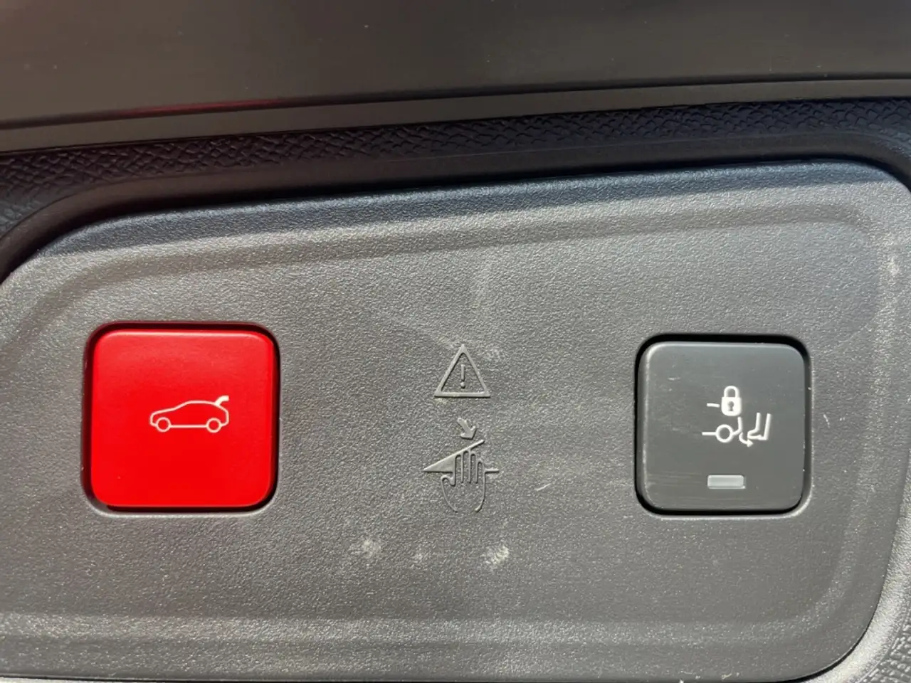 Peugeot 3008 GT PT 130 EAT8 PANO LED ACC SHZ Navi Digitales Coc, миниатюра 21