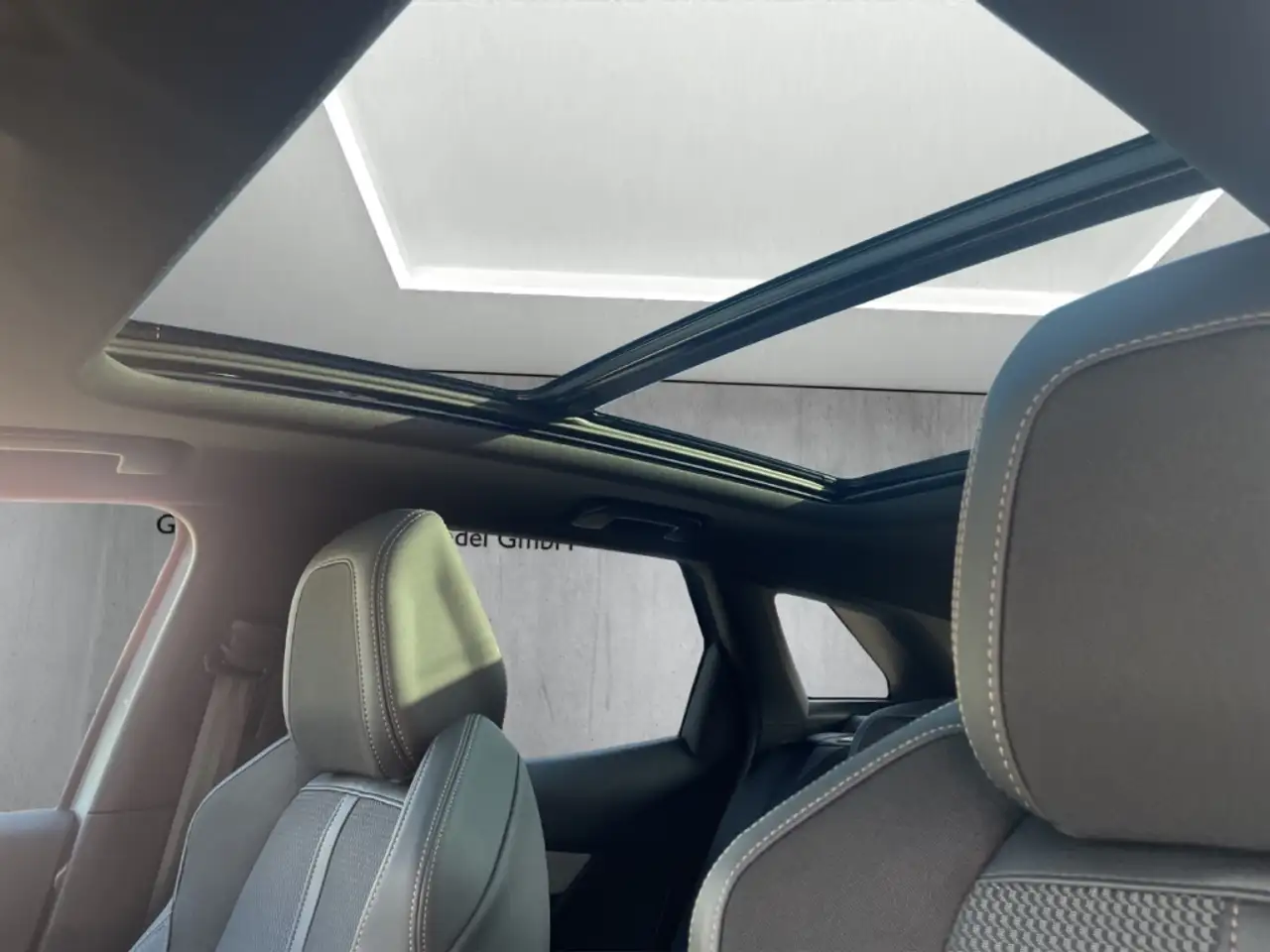 Peugeot 3008 GT PT 130 EAT8 PANO LED ACC SHZ Navi Digitales Coc, миниатюра 17