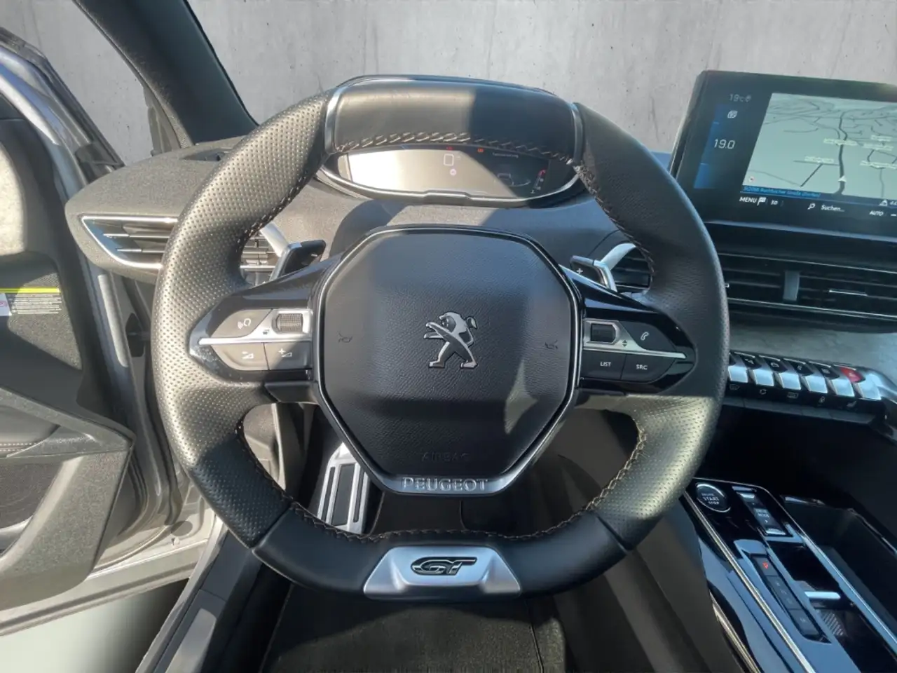 Peugeot 3008 GT PT 130 EAT8 PANO LED ACC SHZ Navi Digitales Coc, миниатюра 10