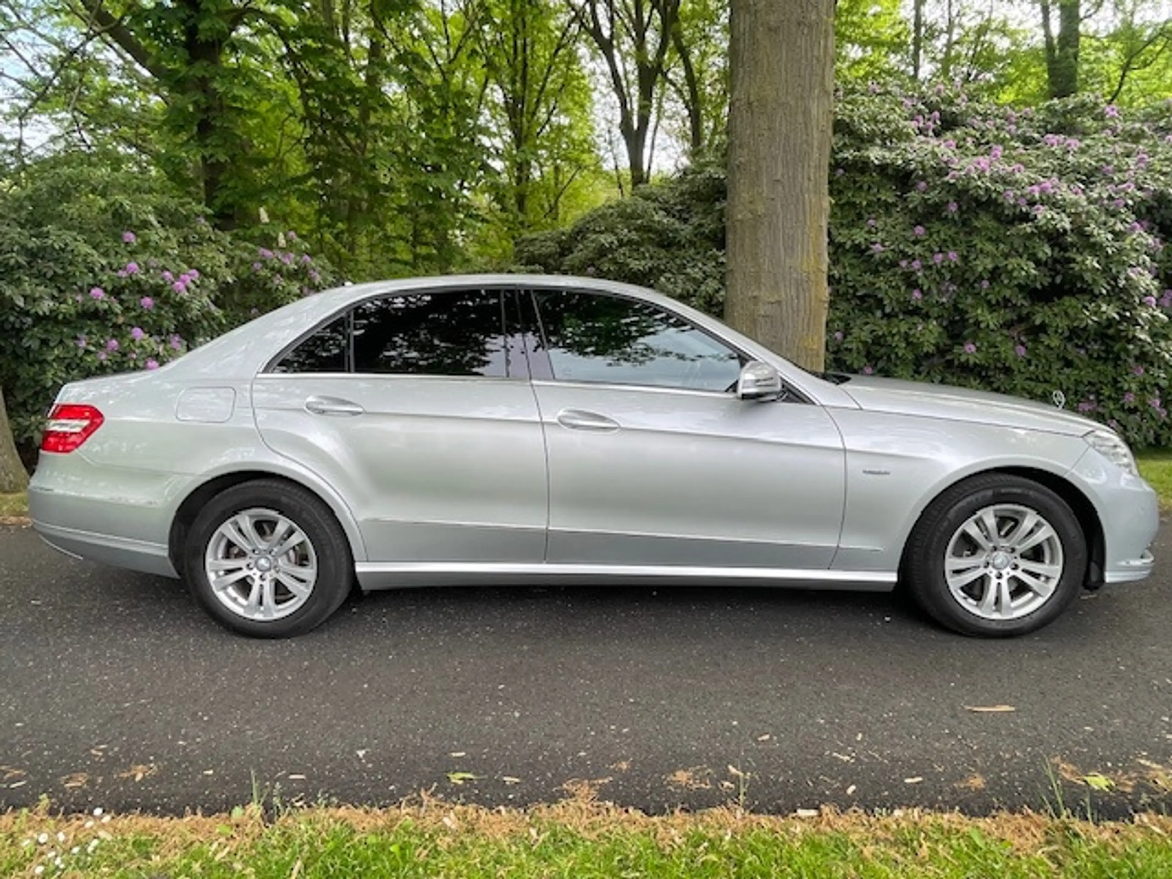 Mercedes-Benz E 250 CGI Business Class Elegance — photo 2