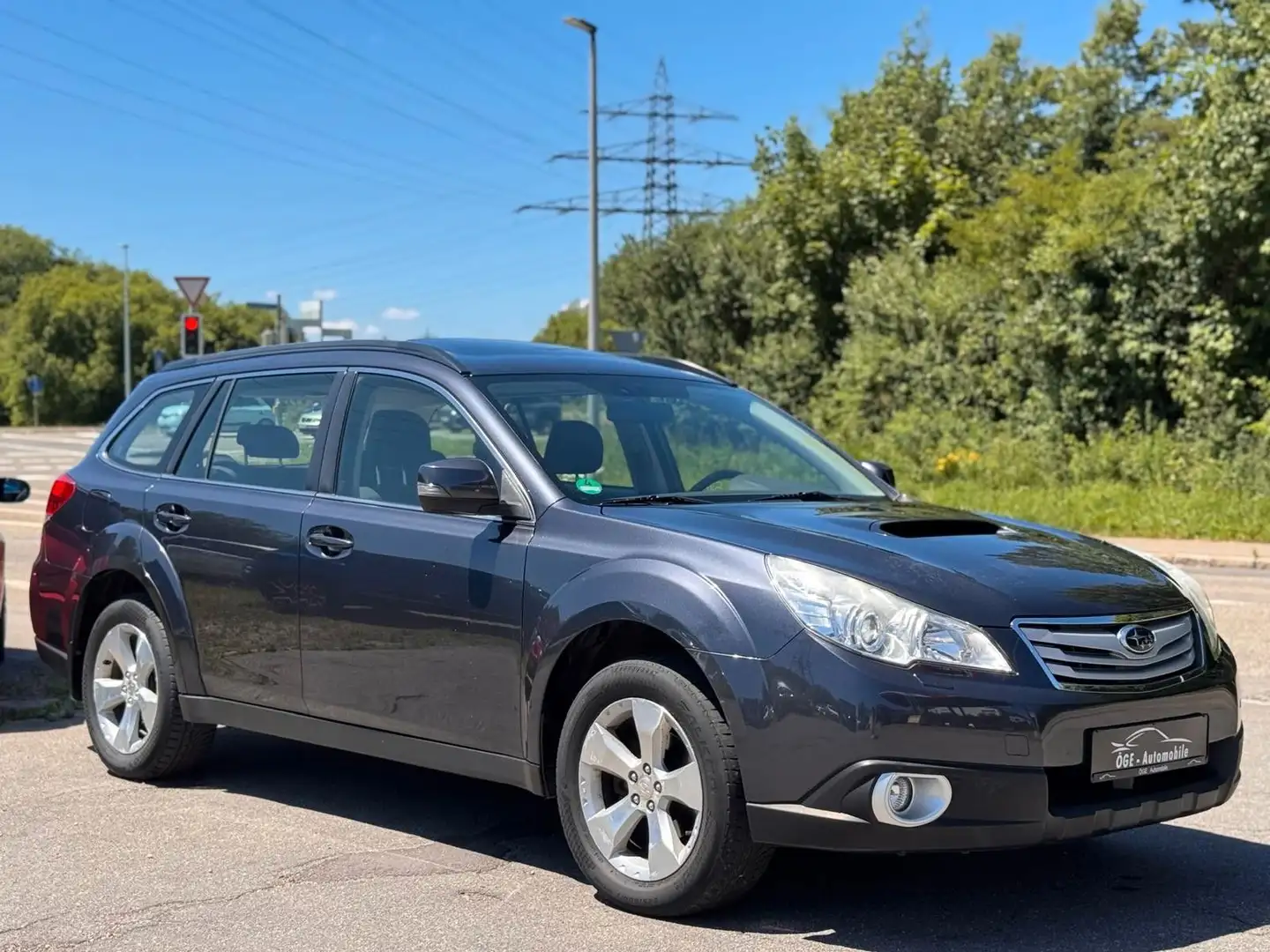 Subaru Legacy 2.0 Kombi/AWD/ Outback Active/4x4/AHK Grijs - 2
